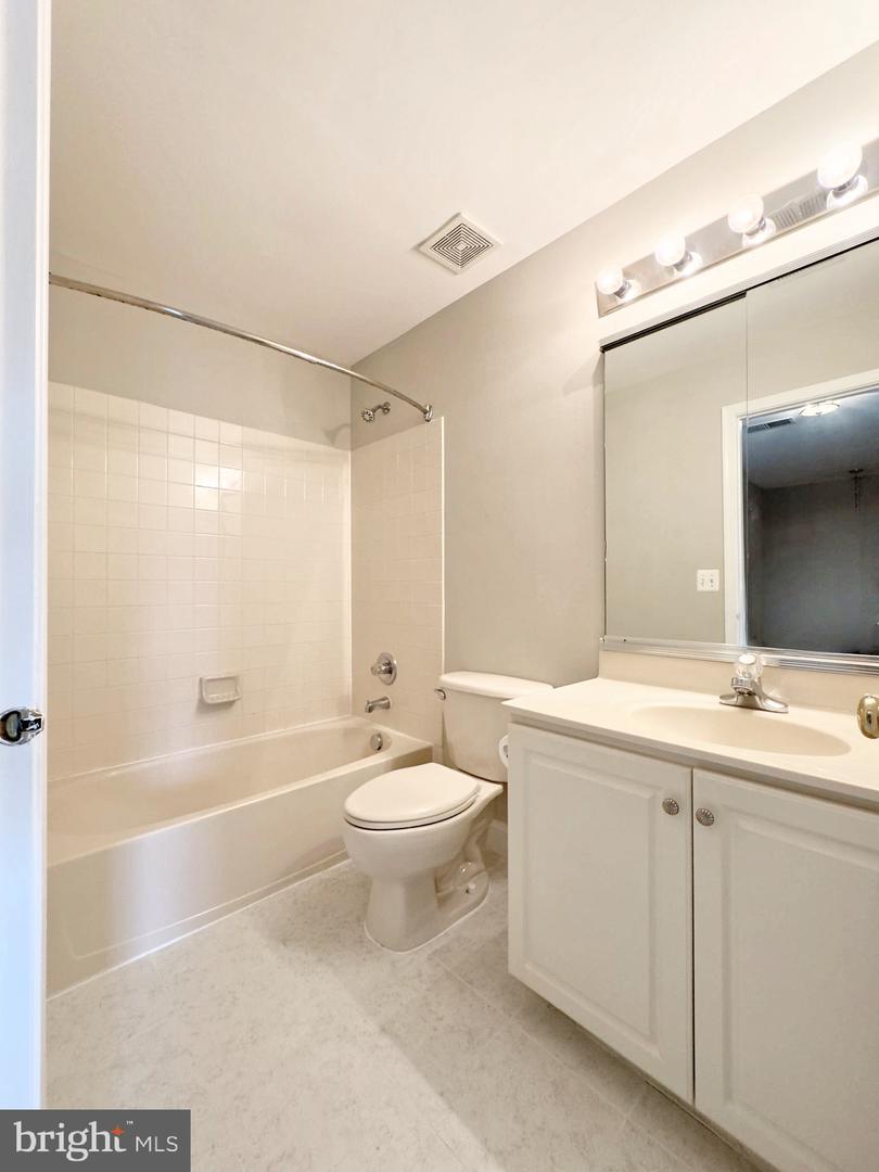 43261 SOMERSET HILLS TER, ASHBURN, Virginia 20147, 3 Bedrooms Bedrooms, ,2 BathroomsBathrooms,Residential,For sale,43261 SOMERSET HILLS TER,VALO2095706 MLS # VALO2095706