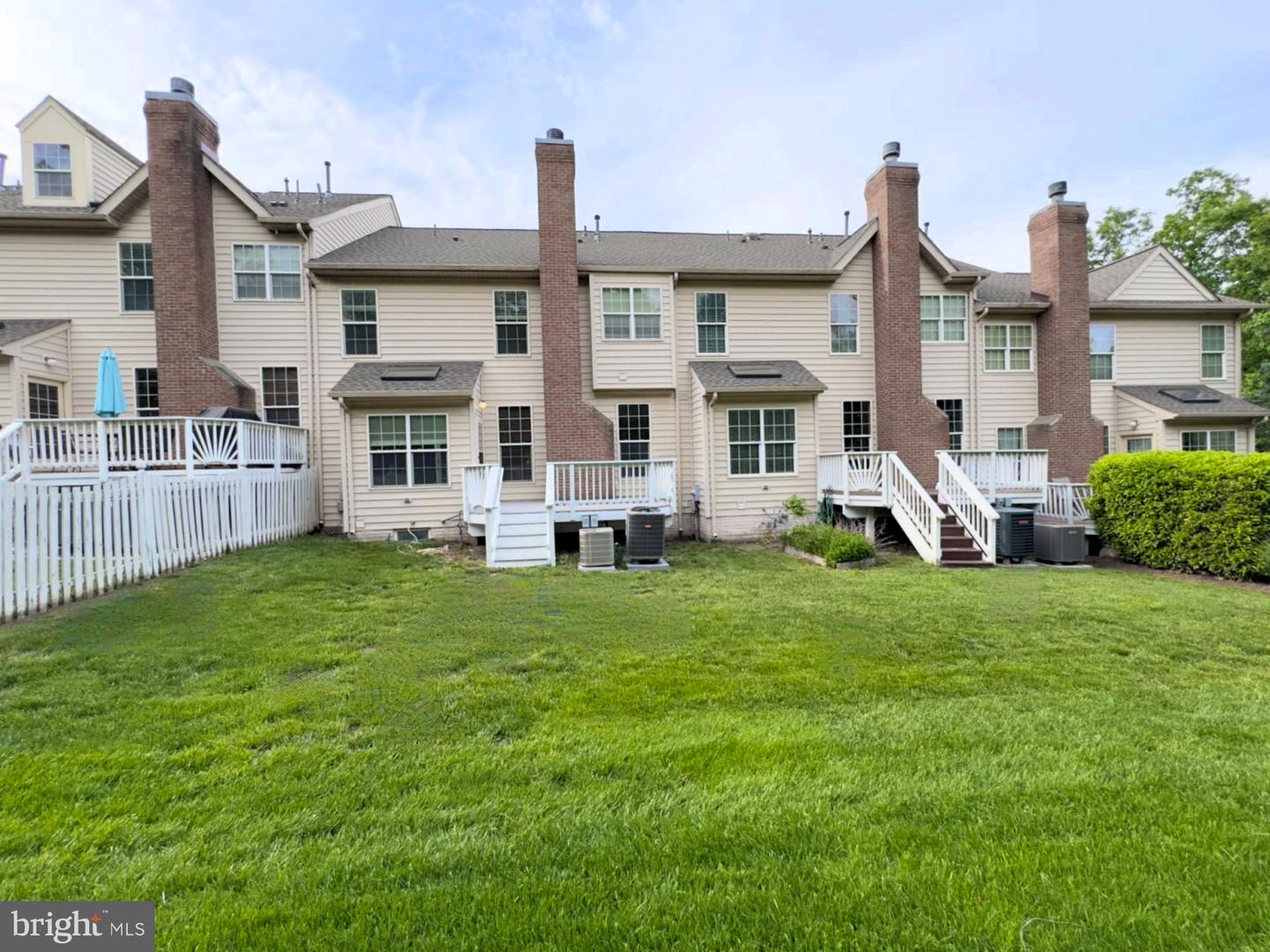 43261 SOMERSET HILLS TER, ASHBURN, Virginia 20147, 3 Bedrooms Bedrooms, ,2 BathroomsBathrooms,Residential,For sale,43261 SOMERSET HILLS TER,VALO2095706 MLS # VALO2095706