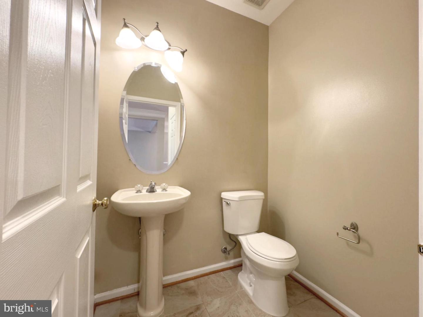 43261 SOMERSET HILLS TER, ASHBURN, Virginia 20147, 3 Bedrooms Bedrooms, ,2 BathroomsBathrooms,Residential,For sale,43261 SOMERSET HILLS TER,VALO2095706 MLS # VALO2095706
