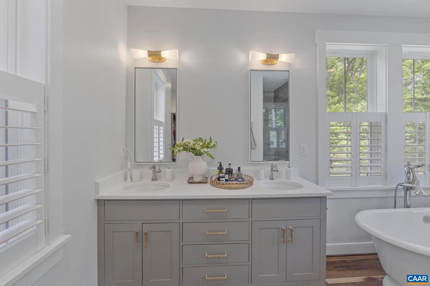 1932 FOX RUN LN, CHARLOTTESVILLE, Virginia 22901, 4 Bedrooms Bedrooms, ,3 BathroomsBathrooms,Residential,For sale,1932 FOX RUN LN,664172 MLS # 664172