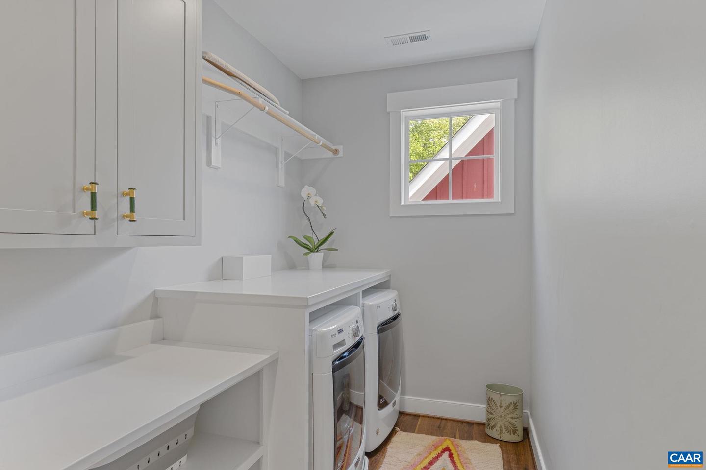 1932 FOX RUN LN, CHARLOTTESVILLE, Virginia 22901, 4 Bedrooms Bedrooms, ,3 BathroomsBathrooms,Residential,For sale,1932 FOX RUN LN,664172 MLS # 664172