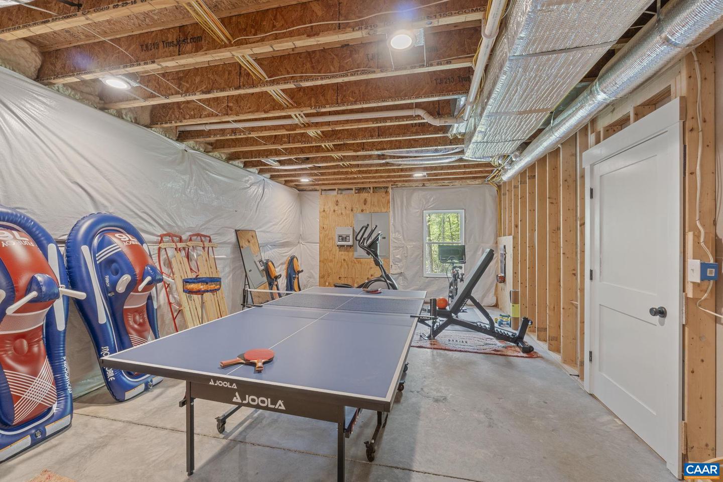 1932 FOX RUN LN, CHARLOTTESVILLE, Virginia 22901, 4 Bedrooms Bedrooms, ,3 BathroomsBathrooms,Residential,For sale,1932 FOX RUN LN,664172 MLS # 664172