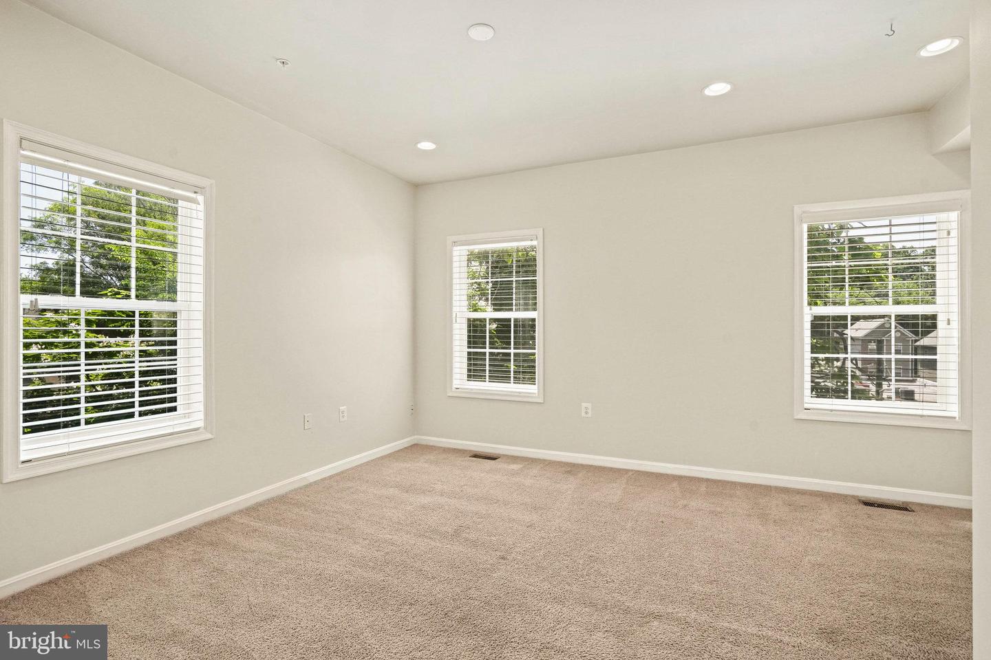 5823 FIELD PL NE, WASHINGTON, District Of Columbia 20019, 4 Bedrooms Bedrooms, ,3 BathroomsBathrooms,Residential,For sale,5823 FIELD PL NE,DCDC2199298 MLS # DCDC2199298