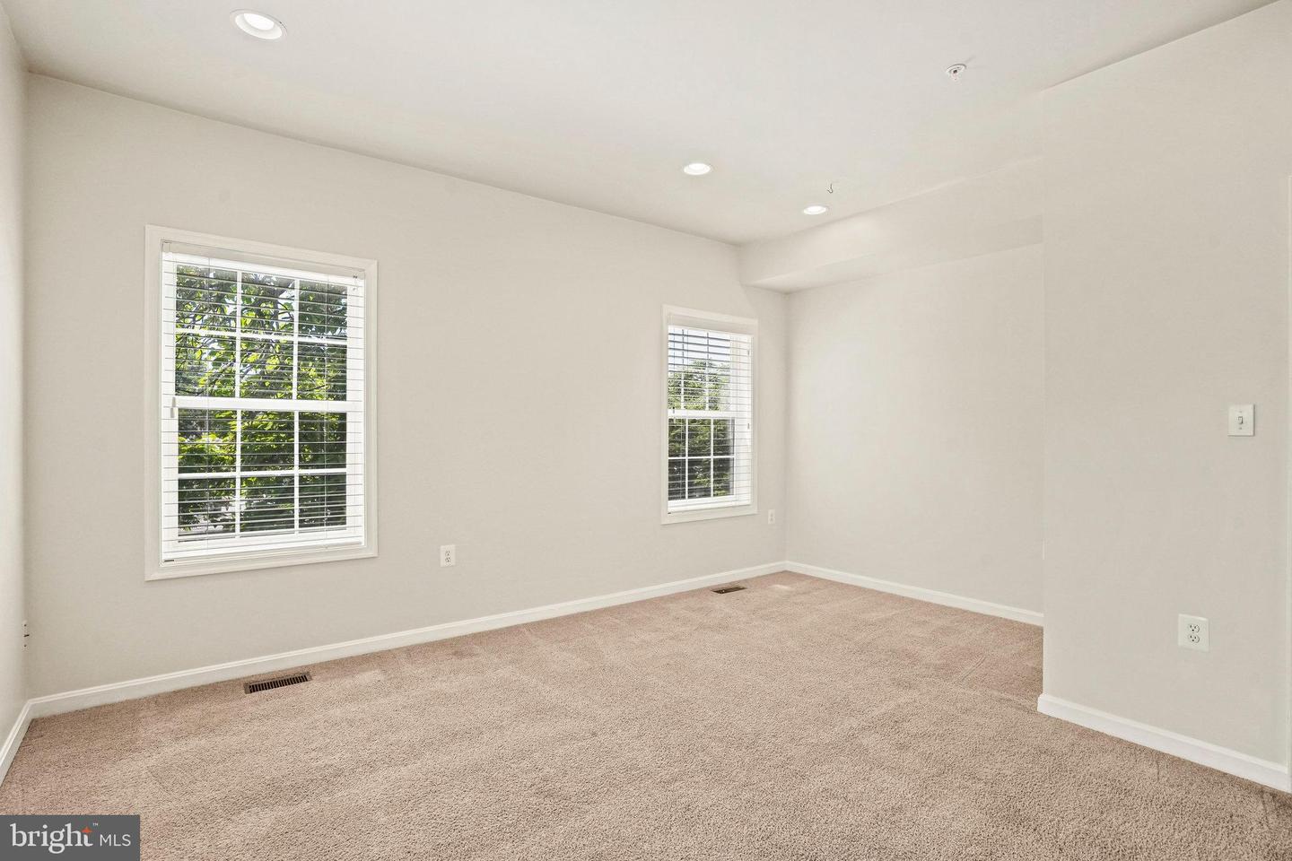 5823 FIELD PL NE, WASHINGTON, District Of Columbia 20019, 4 Bedrooms Bedrooms, ,3 BathroomsBathrooms,Residential,For sale,5823 FIELD PL NE,DCDC2199298 MLS # DCDC2199298