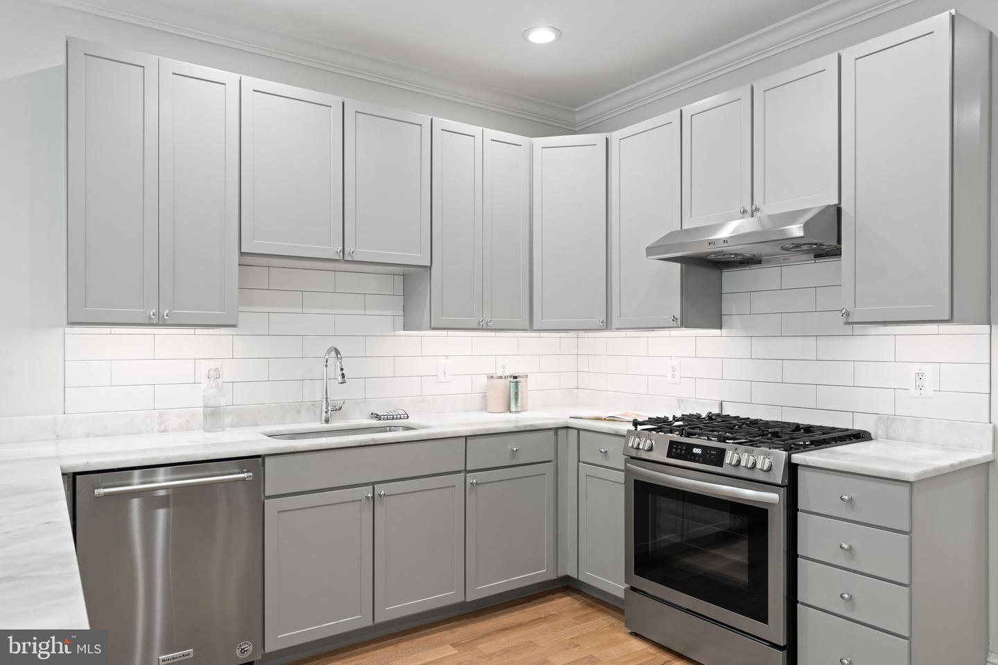 1525 E ST SE, WASHINGTON, District Of Columbia 20003, 4 Bedrooms Bedrooms, ,3 BathroomsBathrooms,Residential,For sale,1525 E ST SE,DCDC2199378 MLS # DCDC2199378