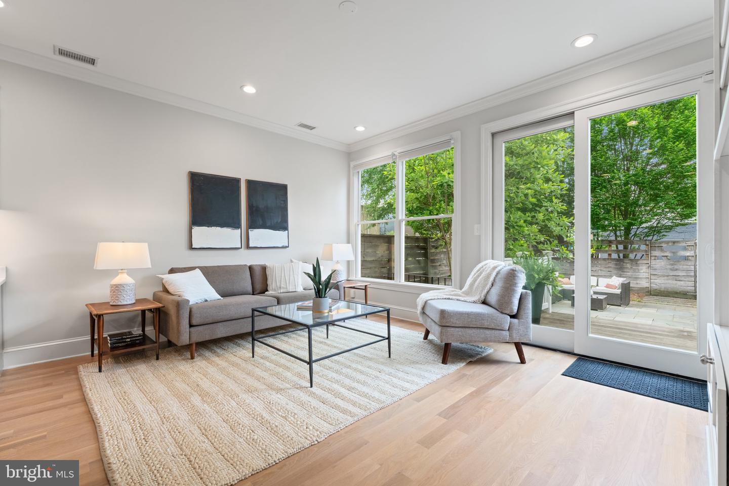 1525 E ST SE, WASHINGTON, District Of Columbia 20003, 4 Bedrooms Bedrooms, ,3 BathroomsBathrooms,Residential,For sale,1525 E ST SE,DCDC2199378 MLS # DCDC2199378