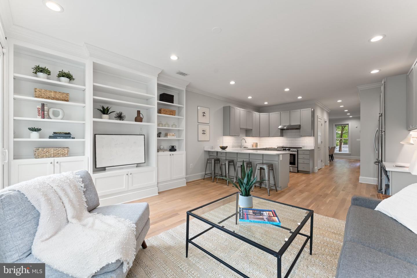 1525 E ST SE, WASHINGTON, District Of Columbia 20003, 4 Bedrooms Bedrooms, ,3 BathroomsBathrooms,Residential,For sale,1525 E ST SE,DCDC2199378 MLS # DCDC2199378