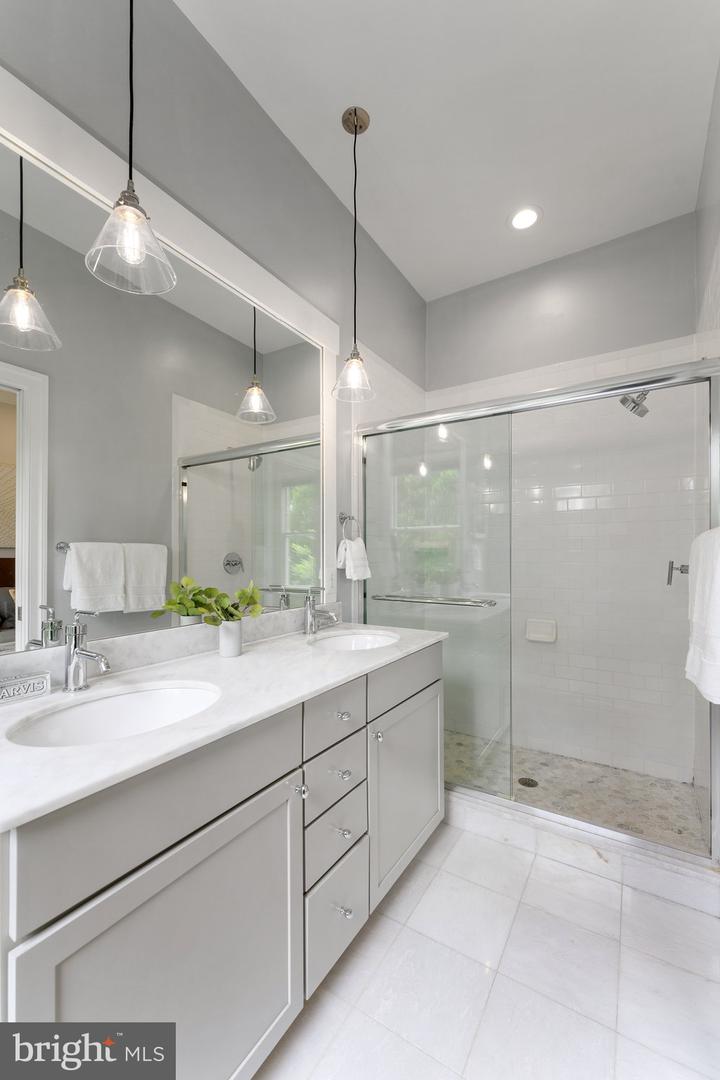 1525 E ST SE, WASHINGTON, District Of Columbia 20003, 4 Bedrooms Bedrooms, ,3 BathroomsBathrooms,Residential,For sale,1525 E ST SE,DCDC2199378 MLS # DCDC2199378