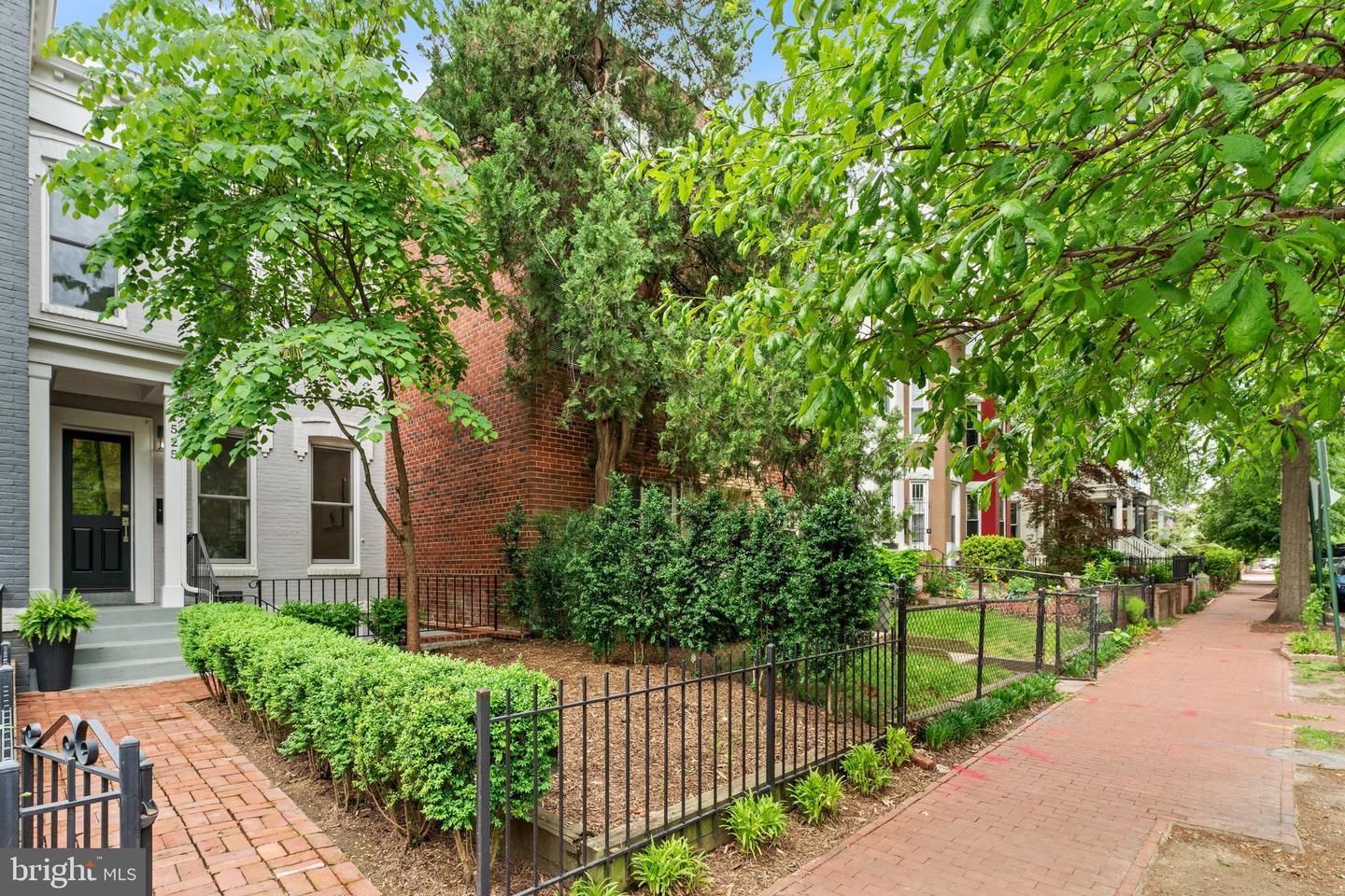 1525 E ST SE, WASHINGTON, District Of Columbia 20003, 4 Bedrooms Bedrooms, ,3 BathroomsBathrooms,Residential,For sale,1525 E ST SE,DCDC2199378 MLS # DCDC2199378