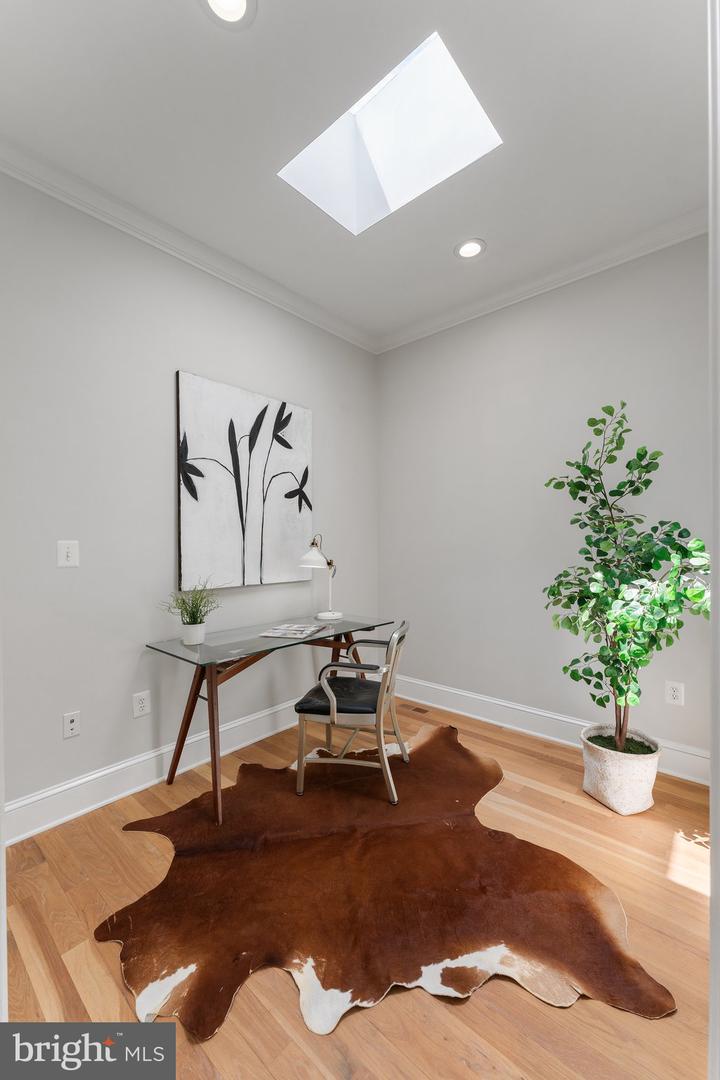 1525 E ST SE, WASHINGTON, District Of Columbia 20003, 4 Bedrooms Bedrooms, ,3 BathroomsBathrooms,Residential,For sale,1525 E ST SE,DCDC2199378 MLS # DCDC2199378