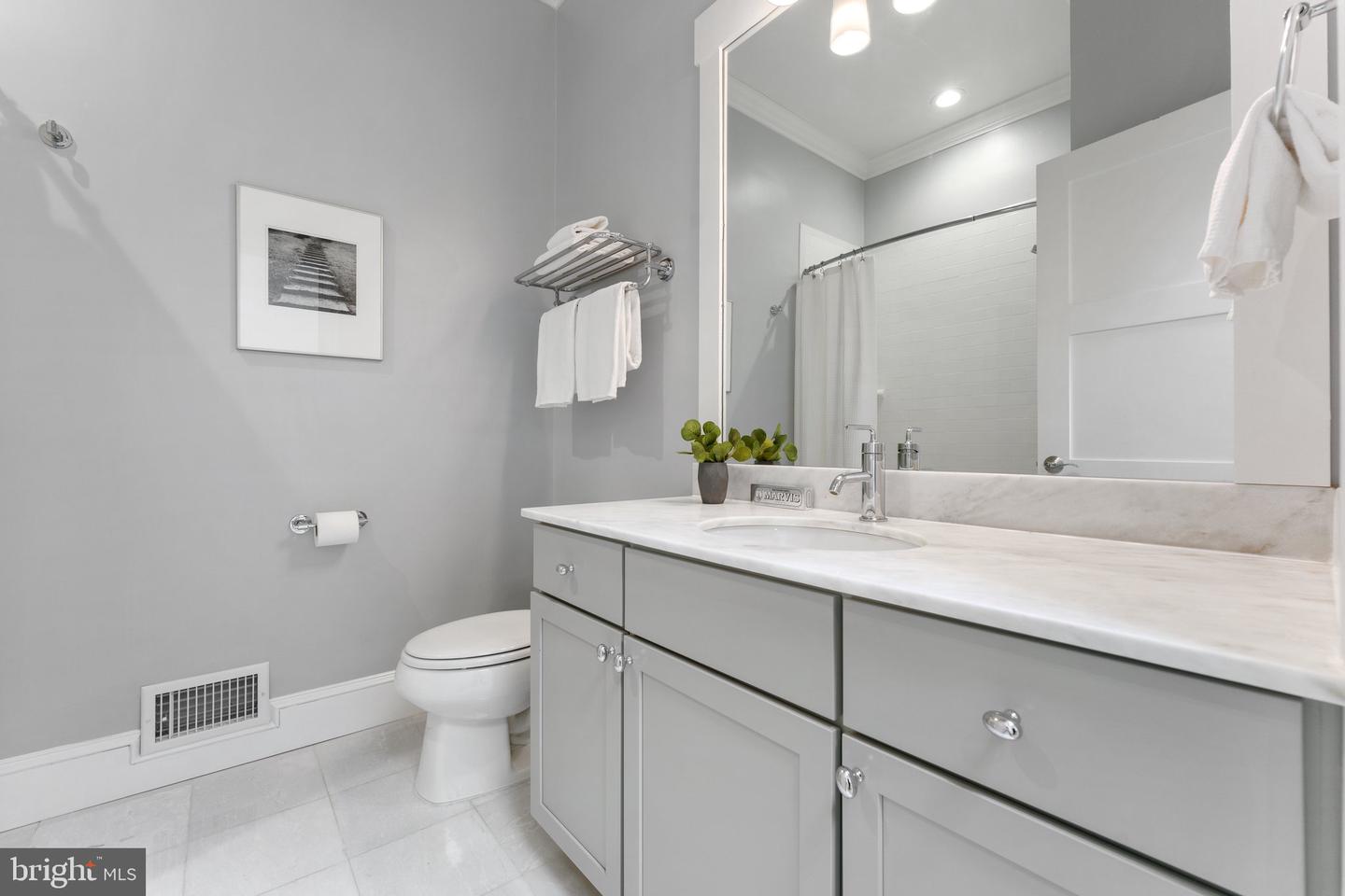 1525 E ST SE, WASHINGTON, District Of Columbia 20003, 4 Bedrooms Bedrooms, ,3 BathroomsBathrooms,Residential,For sale,1525 E ST SE,DCDC2199378 MLS # DCDC2199378