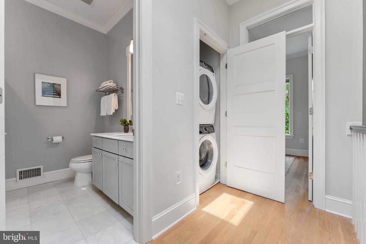 1525 E ST SE, WASHINGTON, District Of Columbia 20003, 4 Bedrooms Bedrooms, ,3 BathroomsBathrooms,Residential,For sale,1525 E ST SE,DCDC2199378 MLS # DCDC2199378