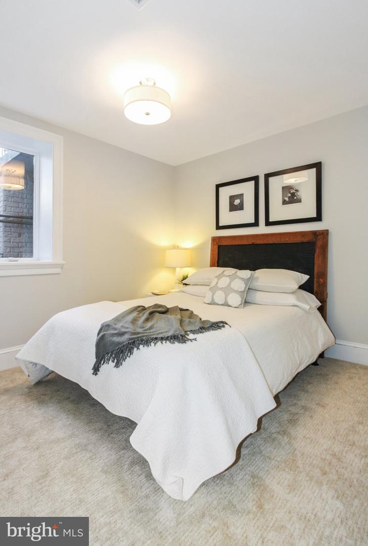 1525 E ST SE, WASHINGTON, District Of Columbia 20003, 4 Bedrooms Bedrooms, ,3 BathroomsBathrooms,Residential,For sale,1525 E ST SE,DCDC2199378 MLS # DCDC2199378
