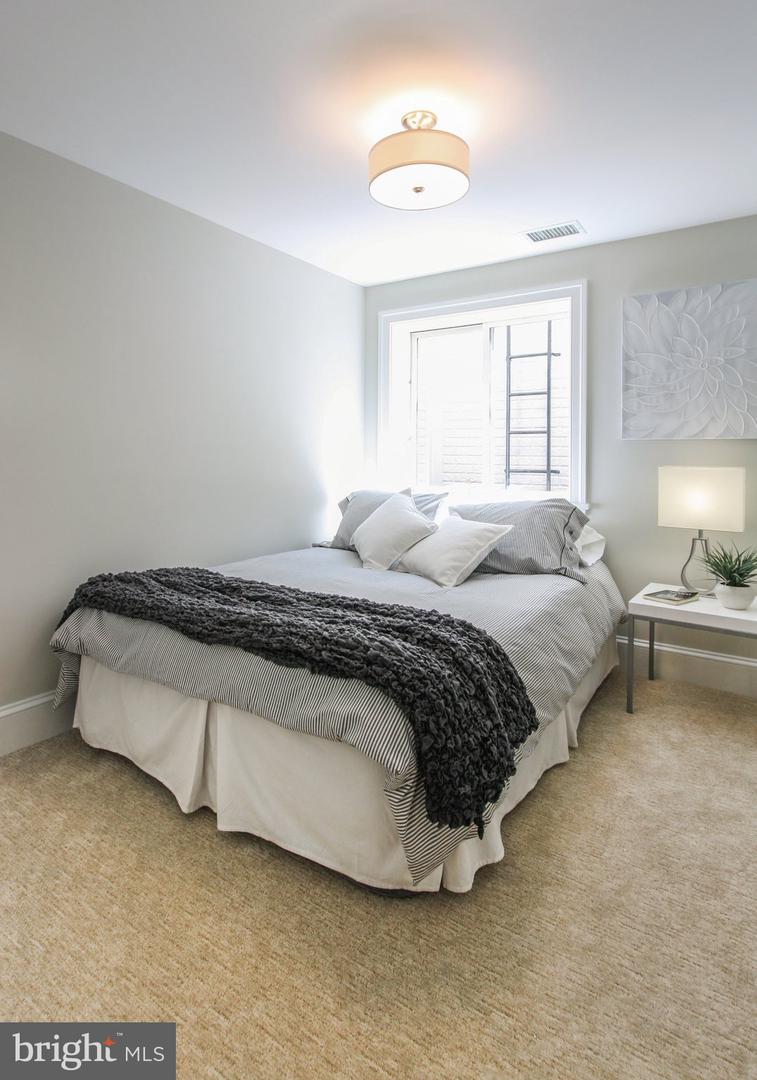 1525 E ST SE, WASHINGTON, District Of Columbia 20003, 4 Bedrooms Bedrooms, ,3 BathroomsBathrooms,Residential,For sale,1525 E ST SE,DCDC2199378 MLS # DCDC2199378