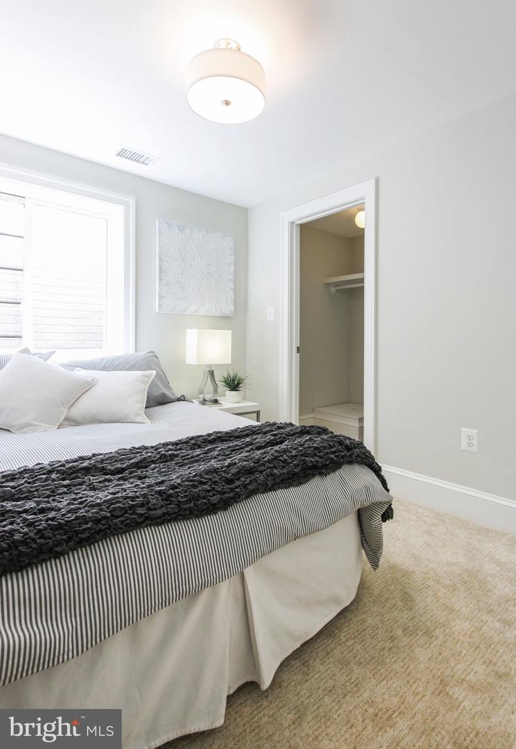 1525 E ST SE, WASHINGTON, District Of Columbia 20003, 4 Bedrooms Bedrooms, ,3 BathroomsBathrooms,Residential,For sale,1525 E ST SE,DCDC2199378 MLS # DCDC2199378