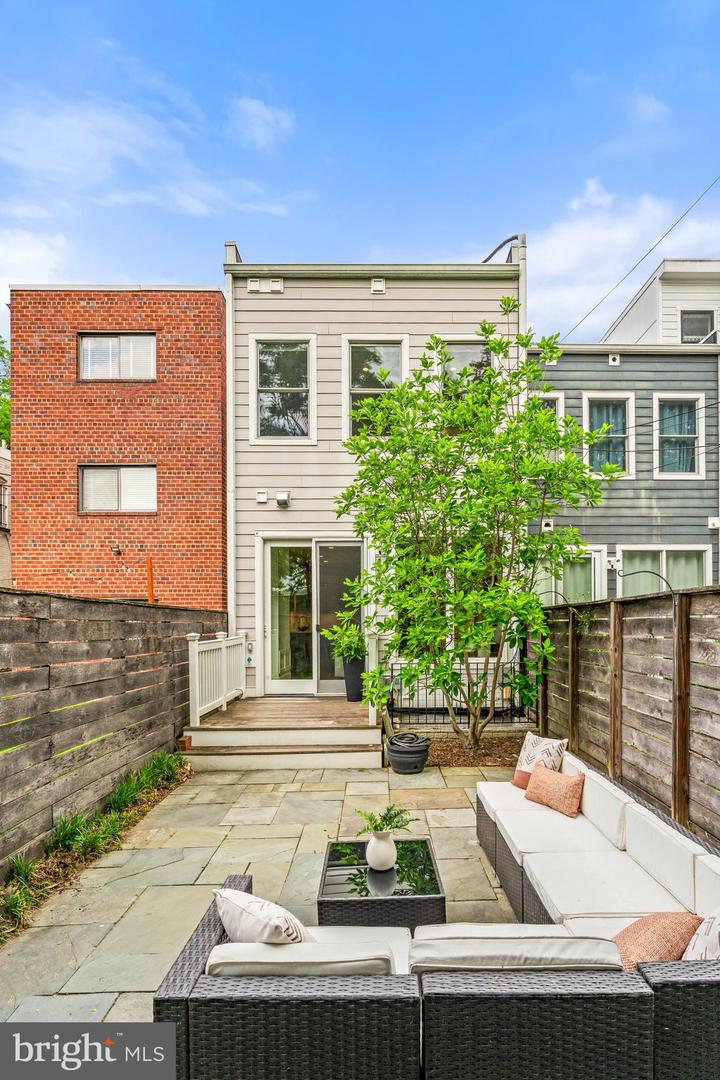 1525 E ST SE, WASHINGTON, District Of Columbia 20003, 4 Bedrooms Bedrooms, ,3 BathroomsBathrooms,Residential,For sale,1525 E ST SE,DCDC2199378 MLS # DCDC2199378