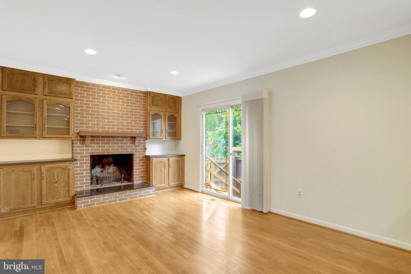 3000 1ST ST N, ARLINGTON, Virginia 22201, 4 Bedrooms Bedrooms, ,3 BathroomsBathrooms,Residential,For sale,3000 1ST ST N,VAAR2057126 MLS # VAAR2057126