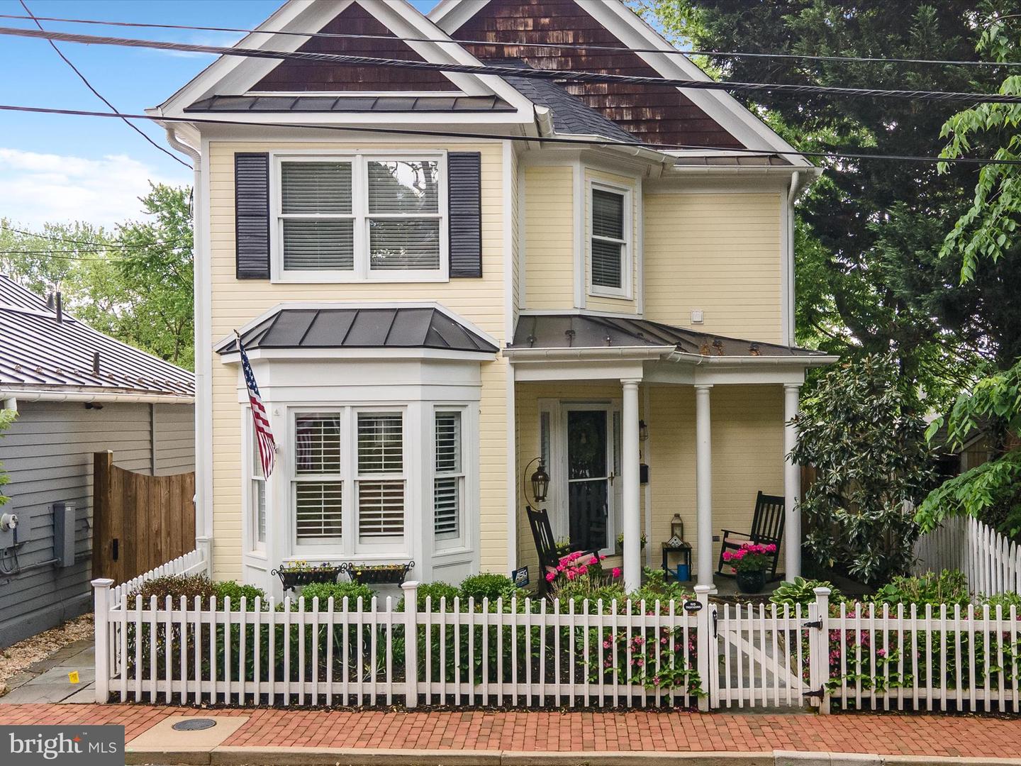 18 AYR ST SW, LEESBURG, Virginia 20175, 3 Bedrooms Bedrooms, ,2 BathroomsBathrooms,Residential,For sale,18 AYR ST SW,VALO2095730 MLS # VALO2095730