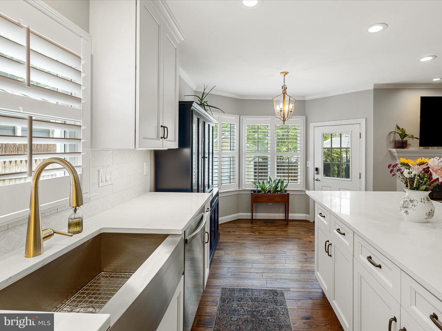 18 AYR ST SW, LEESBURG, Virginia 20175, 3 Bedrooms Bedrooms, ,2 BathroomsBathrooms,Residential,For sale,18 AYR ST SW,VALO2095730 MLS # VALO2095730