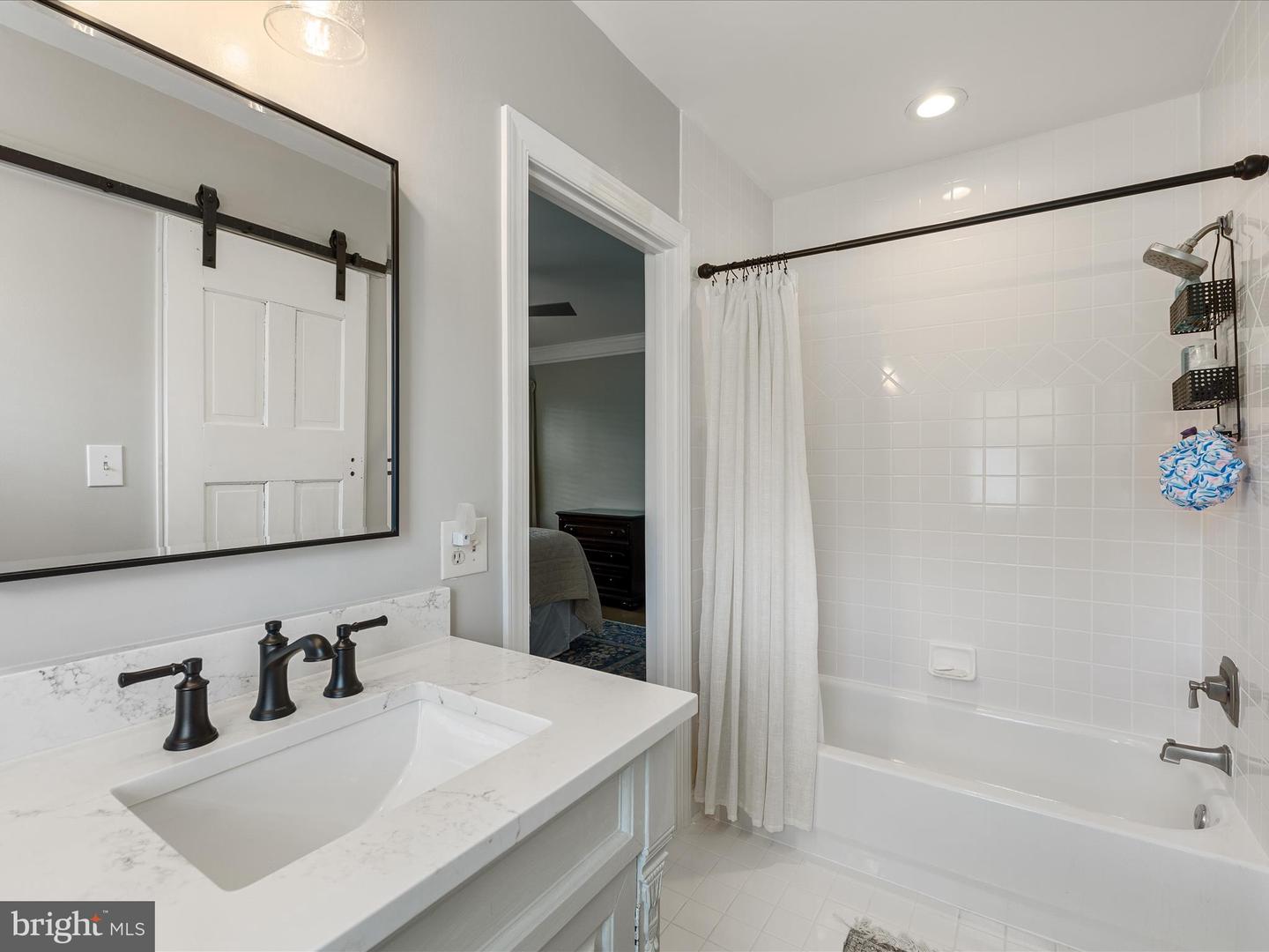18 AYR ST SW, LEESBURG, Virginia 20175, 3 Bedrooms Bedrooms, ,2 BathroomsBathrooms,Residential,For sale,18 AYR ST SW,VALO2095730 MLS # VALO2095730