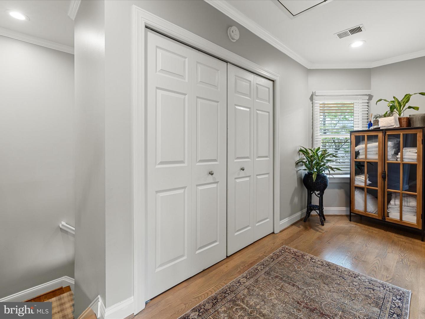 18 AYR ST SW, LEESBURG, Virginia 20175, 3 Bedrooms Bedrooms, ,2 BathroomsBathrooms,Residential,For sale,18 AYR ST SW,VALO2095730 MLS # VALO2095730