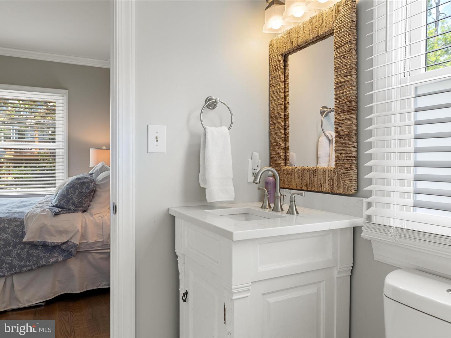 18 AYR ST SW, LEESBURG, Virginia 20175, 3 Bedrooms Bedrooms, ,2 BathroomsBathrooms,Residential,For sale,18 AYR ST SW,VALO2095730 MLS # VALO2095730