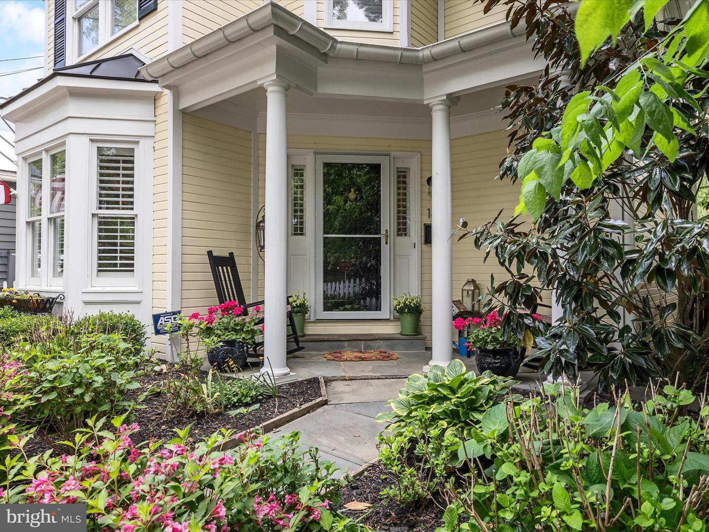 18 AYR ST SW, LEESBURG, Virginia 20175, 3 Bedrooms Bedrooms, ,2 BathroomsBathrooms,Residential,For sale,18 AYR ST SW,VALO2095730 MLS # VALO2095730
