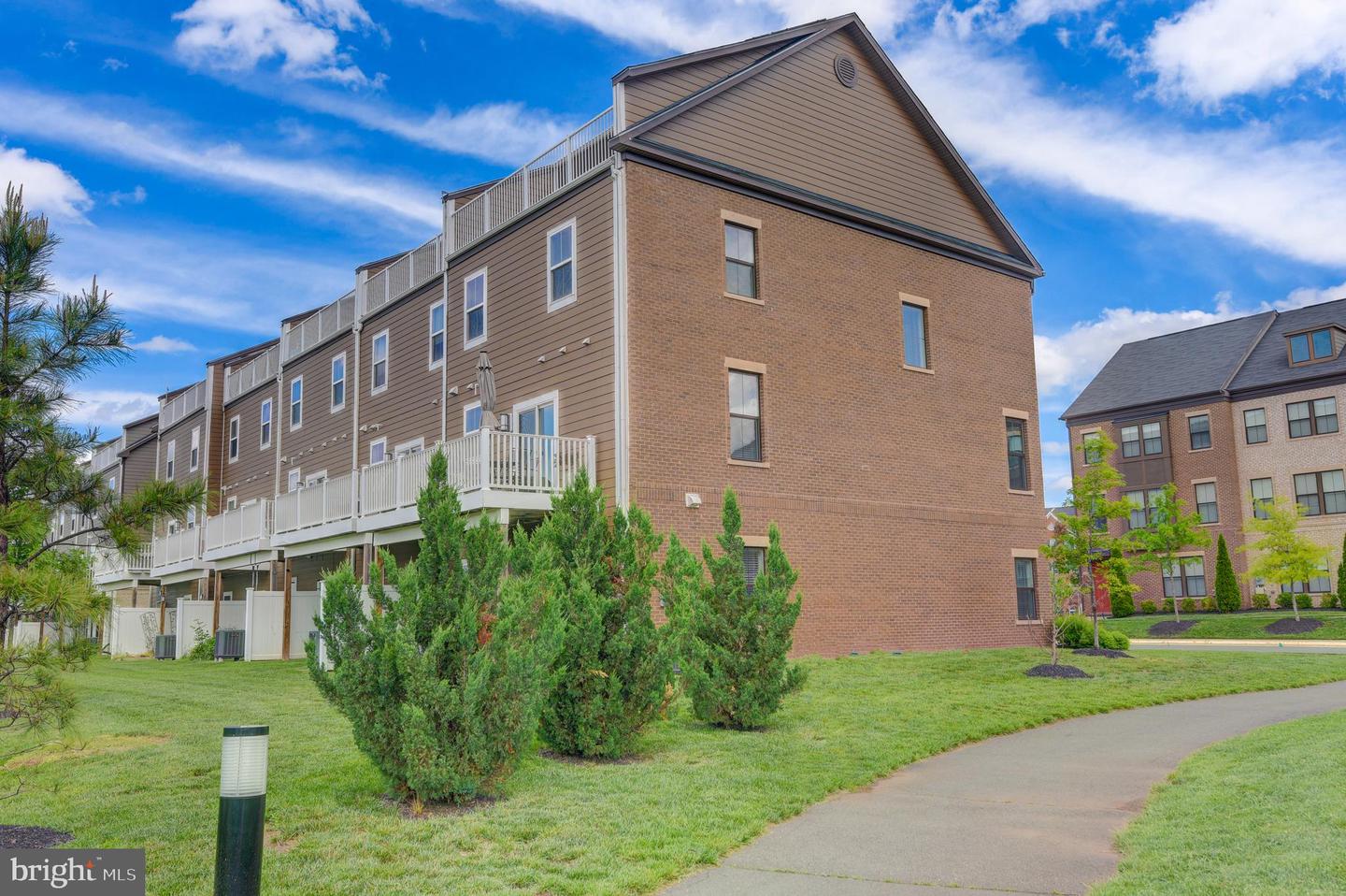 3098 ALAN SHEPARD ST, HERNDON, Virginia 20171, 4 Bedrooms Bedrooms, ,4 BathroomsBathrooms,Residential,For sale,3098 ALAN SHEPARD ST,VAFX2239048 MLS # VAFX2239048