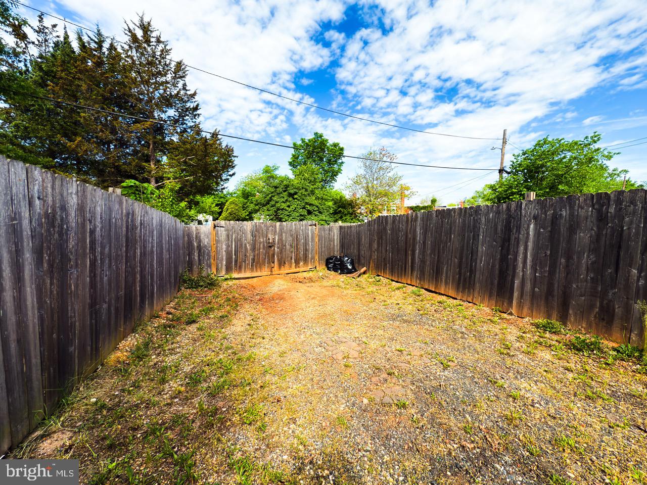 5049 BENNING RD SE, WASHINGTON, District Of Columbia 20019, 3 Bedrooms Bedrooms, 6 Rooms Rooms,2 BathroomsBathrooms,Residential,For sale,5049 BENNING RD SE,DCDC2199384 MLS # DCDC2199384