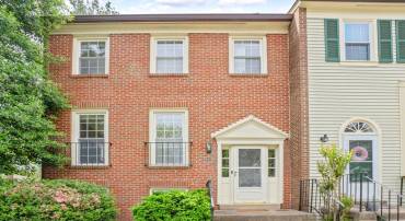 8644 DELLWAY LN, VIENNA, Virginia 22180, 3 Bedrooms Bedrooms, ,3 BathroomsBathrooms,Residential,For sale,8644 DELLWAY LN,VAFX2239070 MLS # VAFX2239070