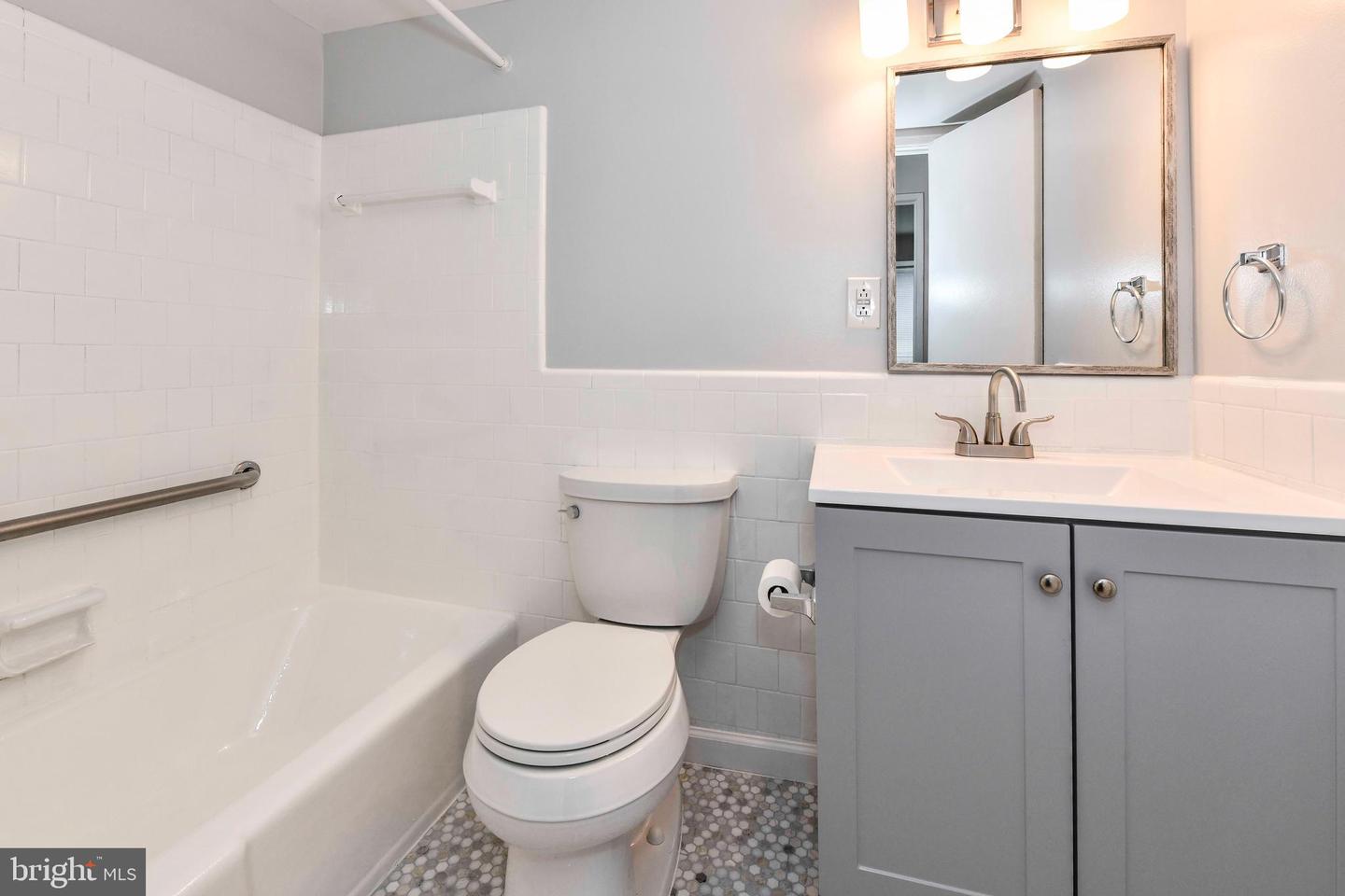 3712 N ROSSER ST #201, ALEXANDRIA, Virginia 22311, 2 Bedrooms Bedrooms, ,1 BathroomBathrooms,Residential,For sale,3712 N ROSSER ST #201,VAFX2239144 MLS # VAFX2239144