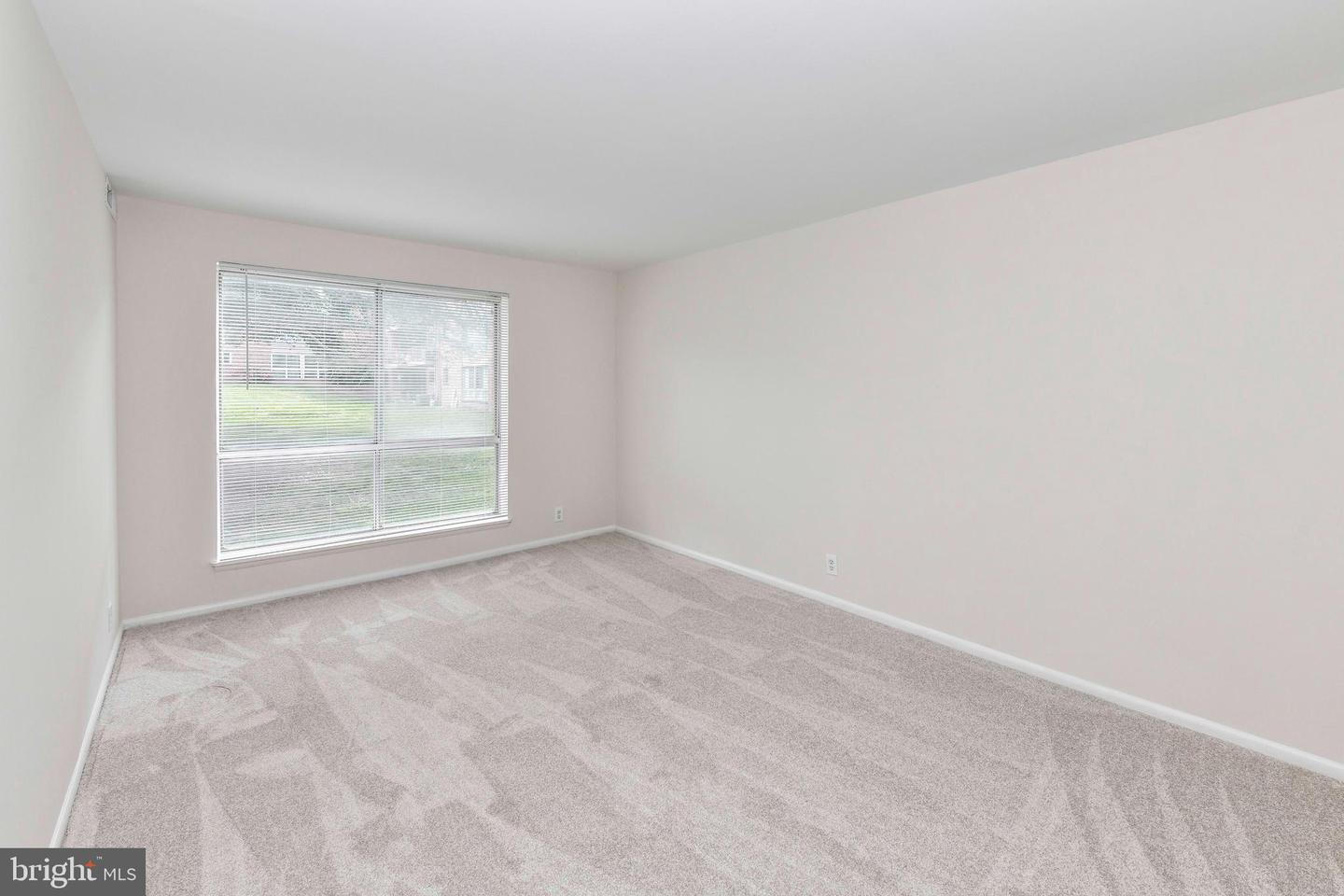 3712 N ROSSER ST #201, ALEXANDRIA, Virginia 22311, 2 Bedrooms Bedrooms, ,1 BathroomBathrooms,Residential,For sale,3712 N ROSSER ST #201,VAFX2239144 MLS # VAFX2239144