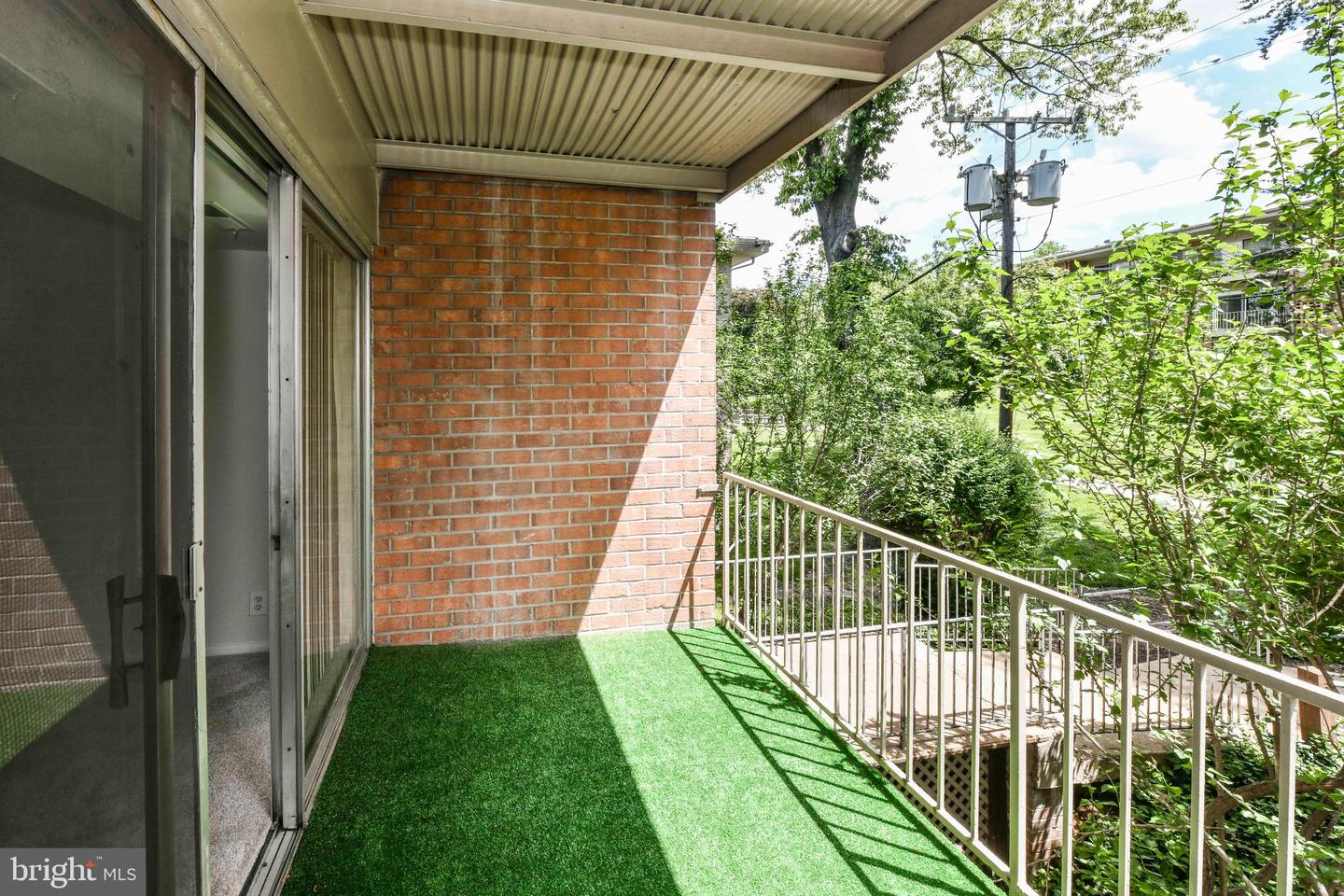 3712 N ROSSER ST #201, ALEXANDRIA, Virginia 22311, 2 Bedrooms Bedrooms, ,1 BathroomBathrooms,Residential,For sale,3712 N ROSSER ST #201,VAFX2239144 MLS # VAFX2239144