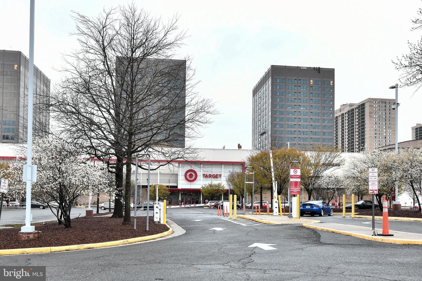 3712 N ROSSER ST #201, ALEXANDRIA, Virginia 22311, 2 Bedrooms Bedrooms, ,1 BathroomBathrooms,Residential,For sale,3712 N ROSSER ST #201,VAFX2239144 MLS # VAFX2239144