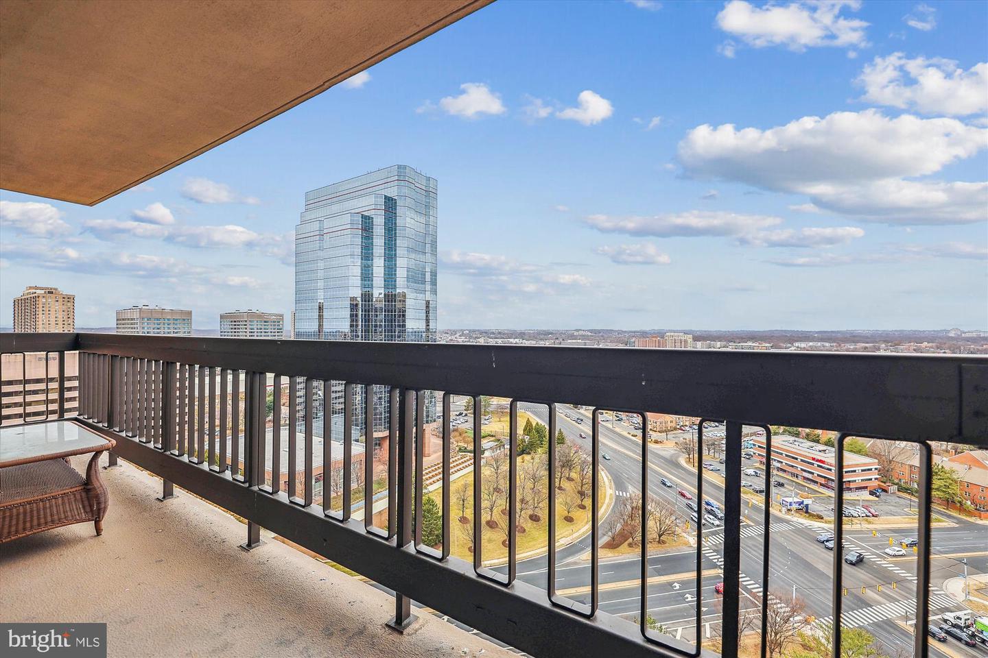 3701 S GEORGE MASON DR #2109N, FALLS CHURCH, Virginia 22041, 2 Bedrooms Bedrooms, ,2 BathroomsBathrooms,Residential,For sale,3701 S GEORGE MASON DR #2109N,VAFX2239168 MLS # VAFX2239168