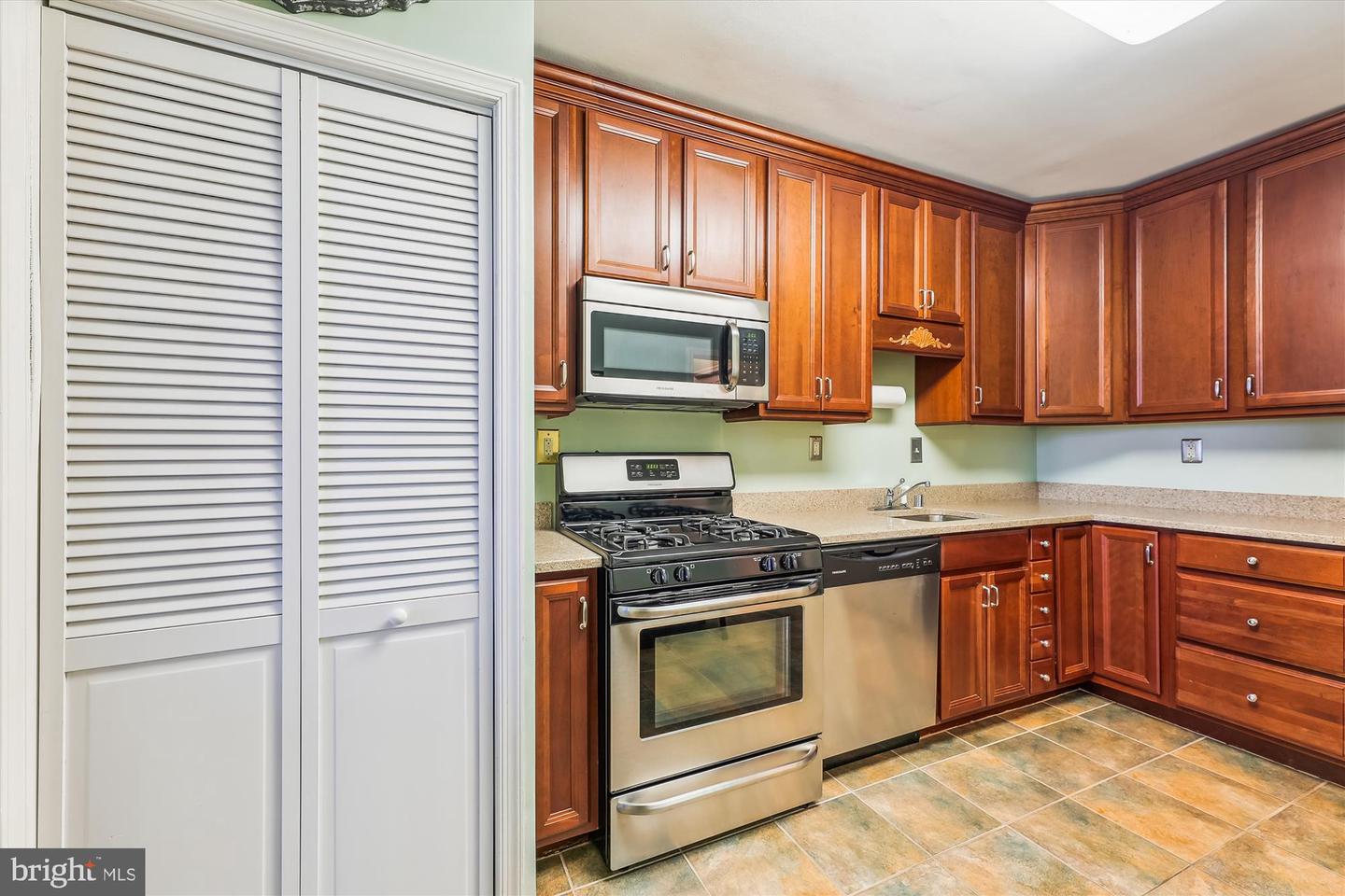 3701 S GEORGE MASON DR #2109N, FALLS CHURCH, Virginia 22041, 2 Bedrooms Bedrooms, ,2 BathroomsBathrooms,Residential,For sale,3701 S GEORGE MASON DR #2109N,VAFX2239168 MLS # VAFX2239168