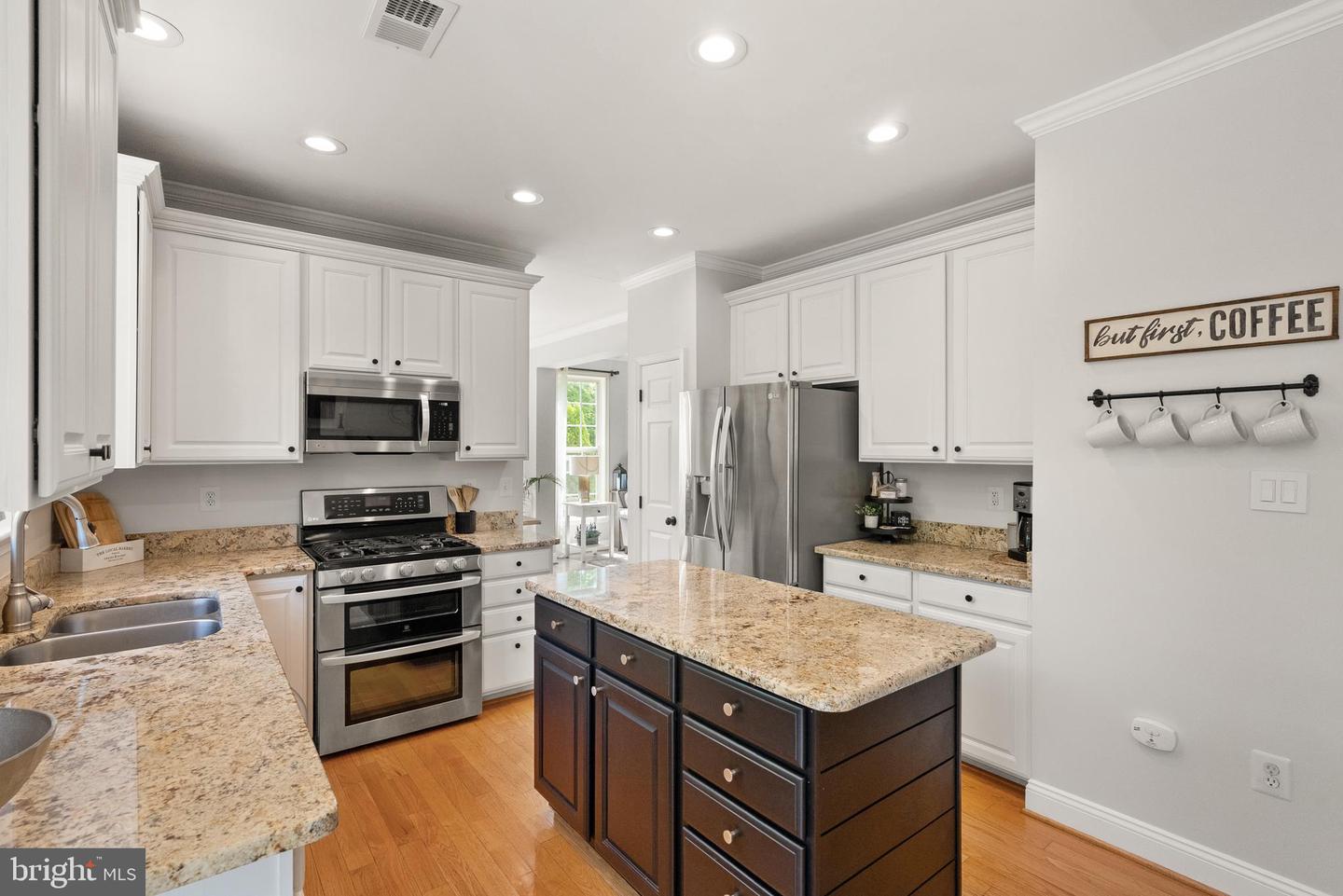 12159 OPEN MEADOW LN, BRISTOW, Virginia 20136, 5 Bedrooms Bedrooms, ,3 BathroomsBathrooms,Residential,For sale,12159 OPEN MEADOW LN,VAPW2094176 MLS # VAPW2094176