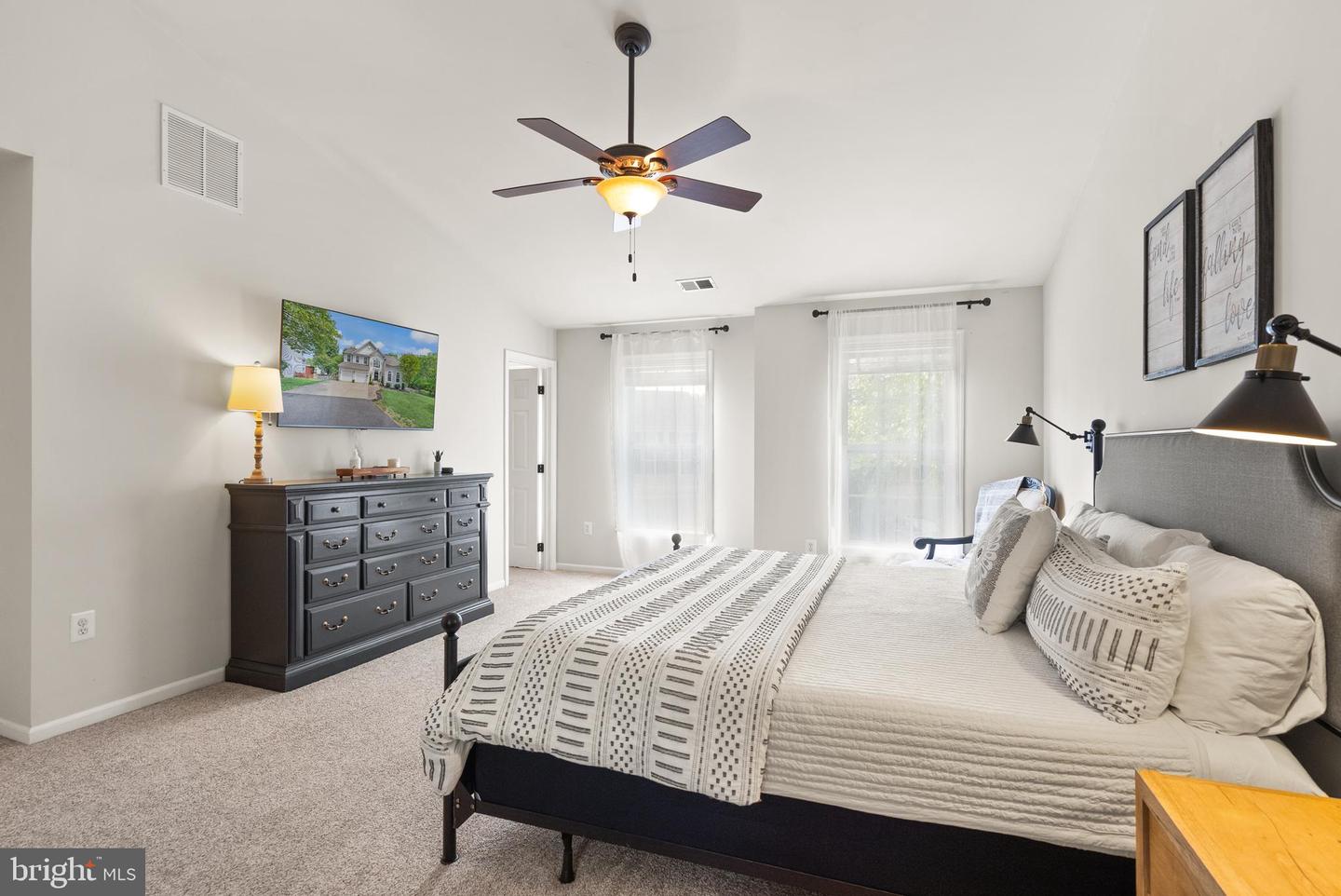 12159 OPEN MEADOW LN, BRISTOW, Virginia 20136, 5 Bedrooms Bedrooms, ,3 BathroomsBathrooms,Residential,For sale,12159 OPEN MEADOW LN,VAPW2094176 MLS # VAPW2094176