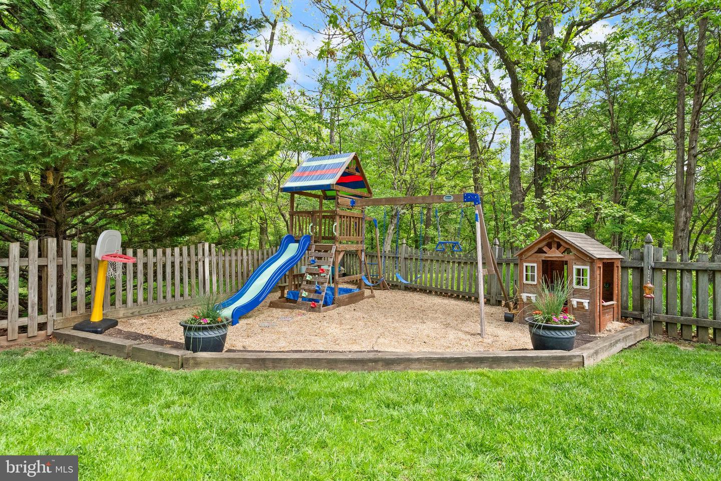 12159 OPEN MEADOW LN, BRISTOW, Virginia 20136, 5 Bedrooms Bedrooms, ,3 BathroomsBathrooms,Residential,For sale,12159 OPEN MEADOW LN,VAPW2094176 MLS # VAPW2094176