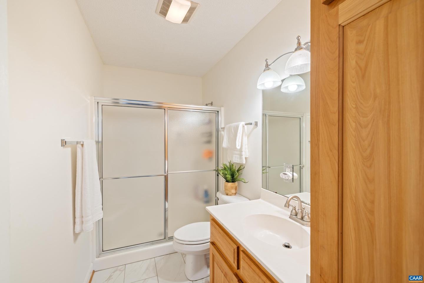 17 HICKORY NUT LN, STAUNTON, Virginia 24401, 3 Bedrooms Bedrooms, ,2 BathroomsBathrooms,Residential,For sale,17 HICKORY NUT LN,664199 MLS # 664199