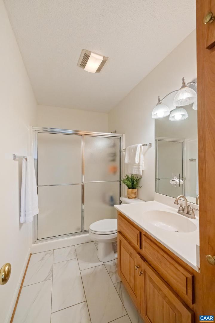 17 HICKORY NUT LN, STAUNTON, Virginia 24401, 3 Bedrooms Bedrooms, ,2 BathroomsBathrooms,Residential,For sale,17 HICKORY NUT LN,664199 MLS # 664199