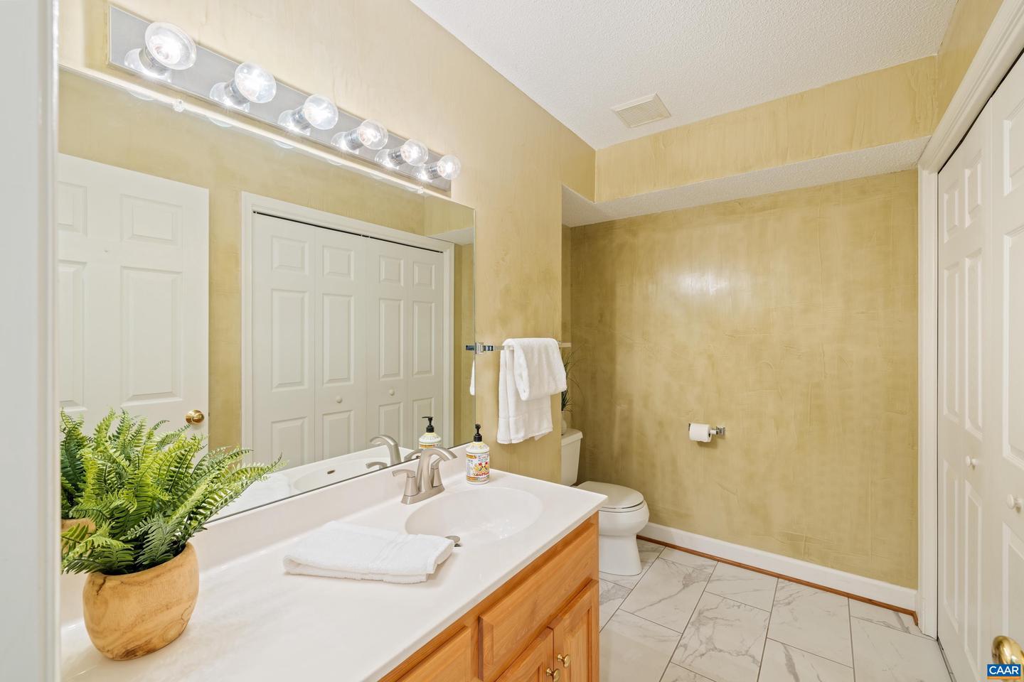 17 HICKORY NUT LN, STAUNTON, Virginia 24401, 3 Bedrooms Bedrooms, ,2 BathroomsBathrooms,Residential,For sale,17 HICKORY NUT LN,664199 MLS # 664199