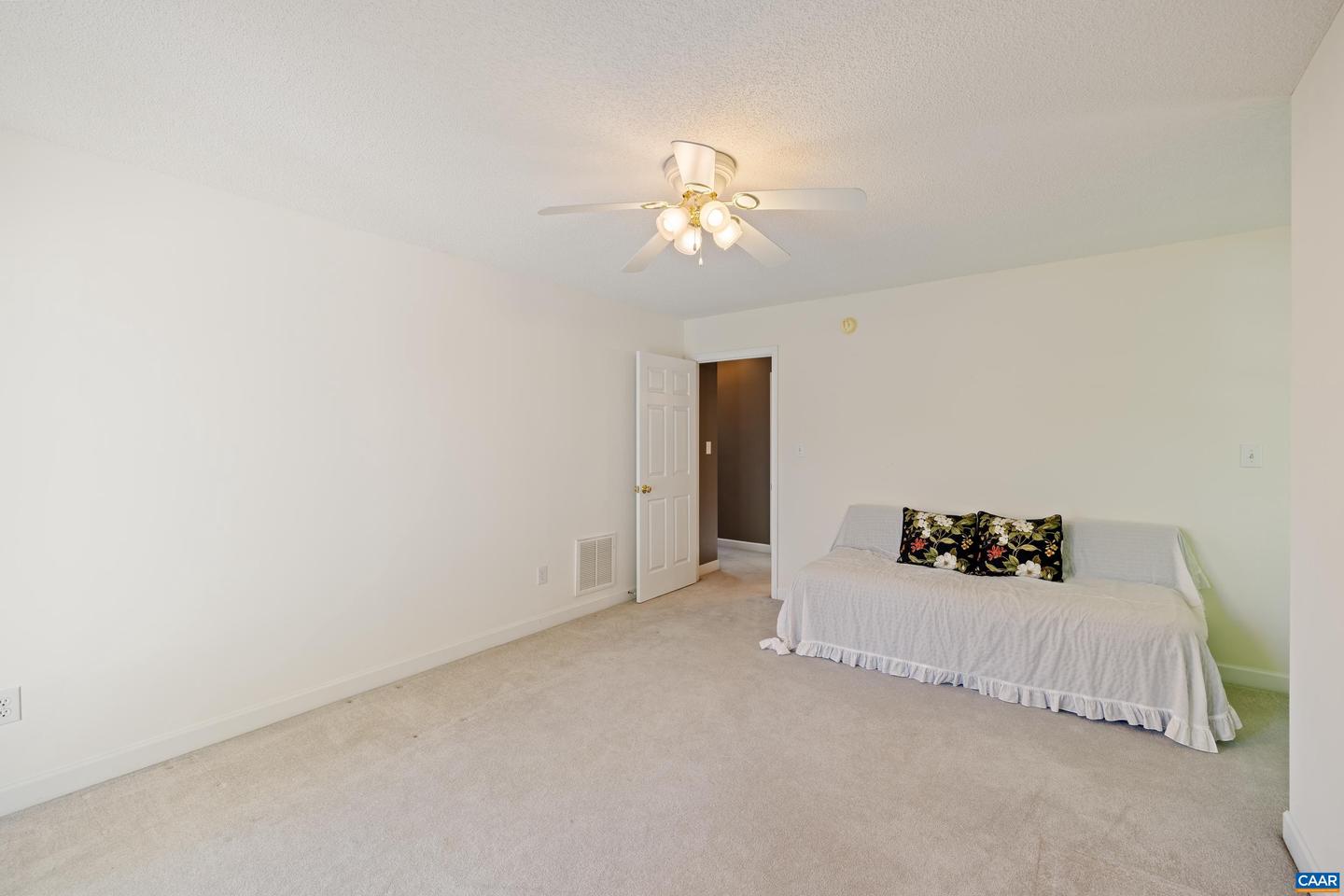 17 HICKORY NUT LN, STAUNTON, Virginia 24401, 3 Bedrooms Bedrooms, ,2 BathroomsBathrooms,Residential,For sale,17 HICKORY NUT LN,664199 MLS # 664199