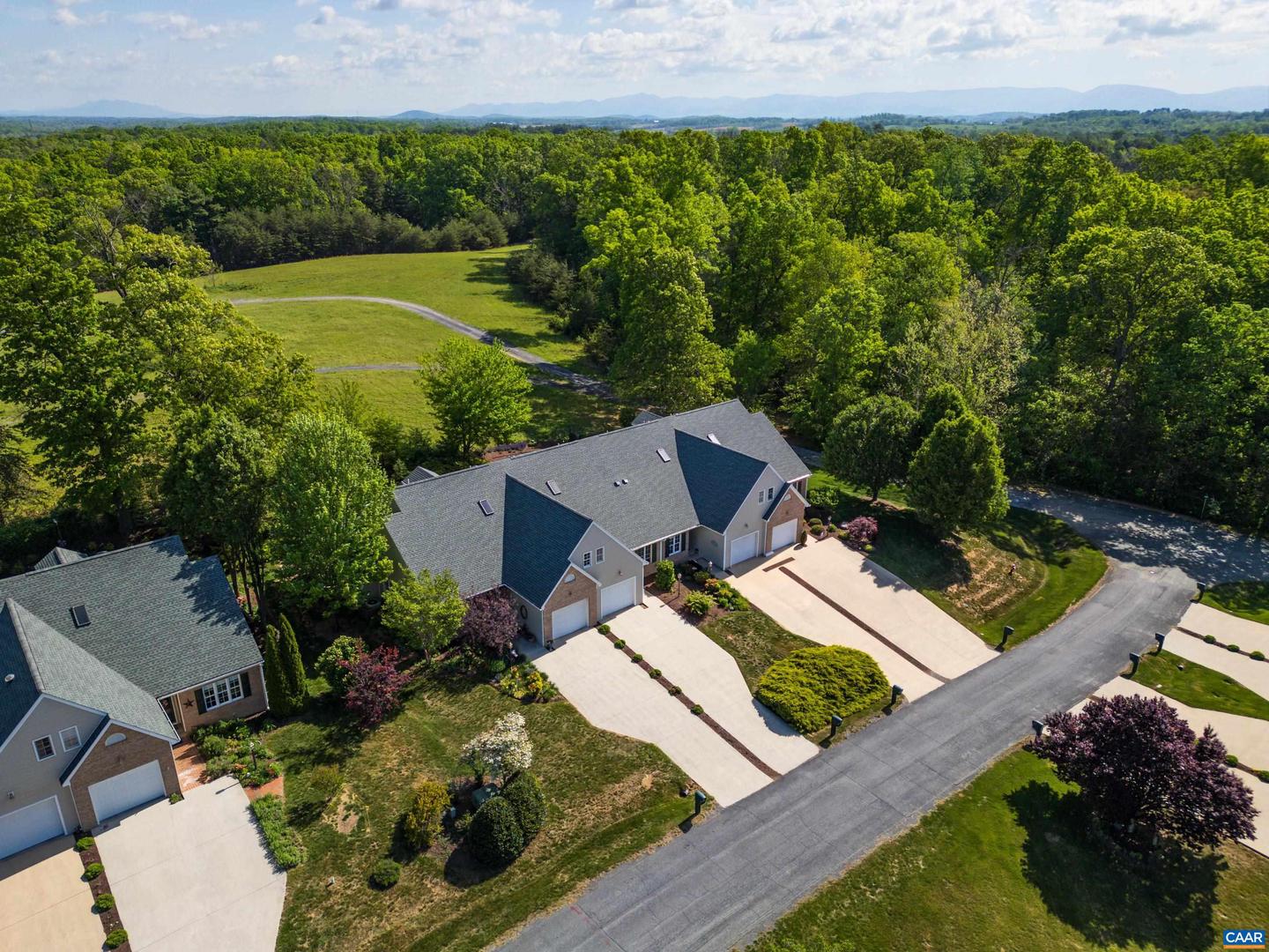 17 HICKORY NUT LN, STAUNTON, Virginia 24401, 3 Bedrooms Bedrooms, ,2 BathroomsBathrooms,Residential,For sale,17 HICKORY NUT LN,664199 MLS # 664199