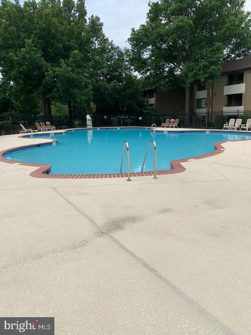 523 FLORIDA AVE #T2, HERNDON, Virginia 20170, 1 Bedroom Bedrooms, 5 Rooms Rooms,1 BathroomBathrooms,Residential,For sale,523 FLORIDA AVE #T2,VAFX2239264 MLS # VAFX2239264