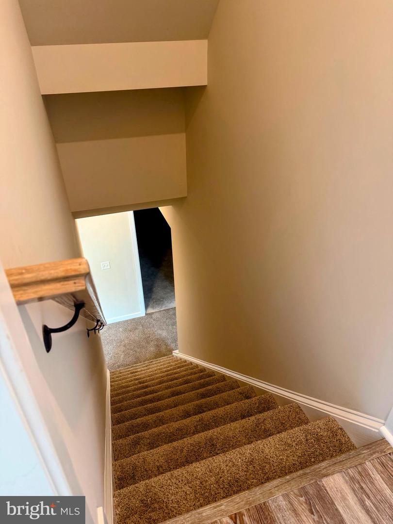 22 CLYDESDALE RD, FREDERICKSBURG, Virginia 22405, 5 Bedrooms Bedrooms, ,3 BathroomsBathrooms,Residential,For sale,22 CLYDESDALE RD,VAST2038610 MLS # VAST2038610