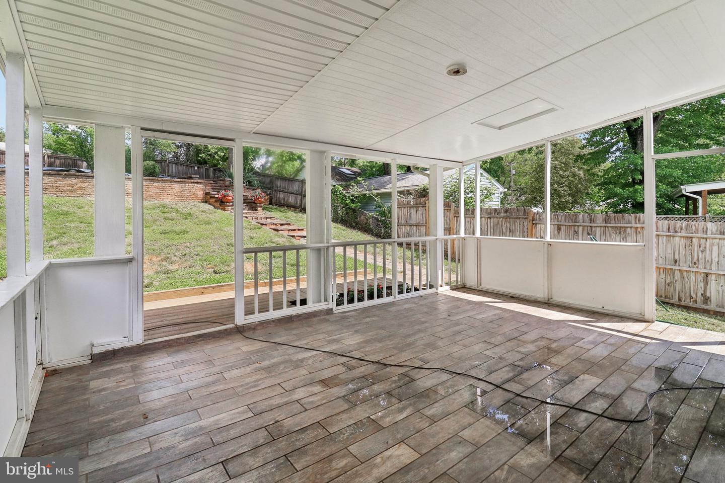 1212 WARE ST SW, VIENNA, Virginia 22180, 4 Bedrooms Bedrooms, ,2 BathroomsBathrooms,Residential,For sale,1212 WARE ST SW,VAFX2239354 MLS # VAFX2239354