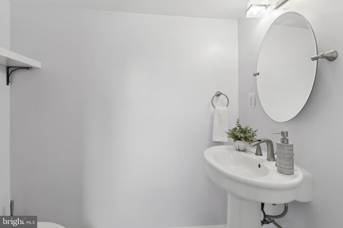 1212 WARE ST SW, VIENNA, Virginia 22180, 4 Bedrooms Bedrooms, ,2 BathroomsBathrooms,Residential,For sale,1212 WARE ST SW,VAFX2239354 MLS # VAFX2239354