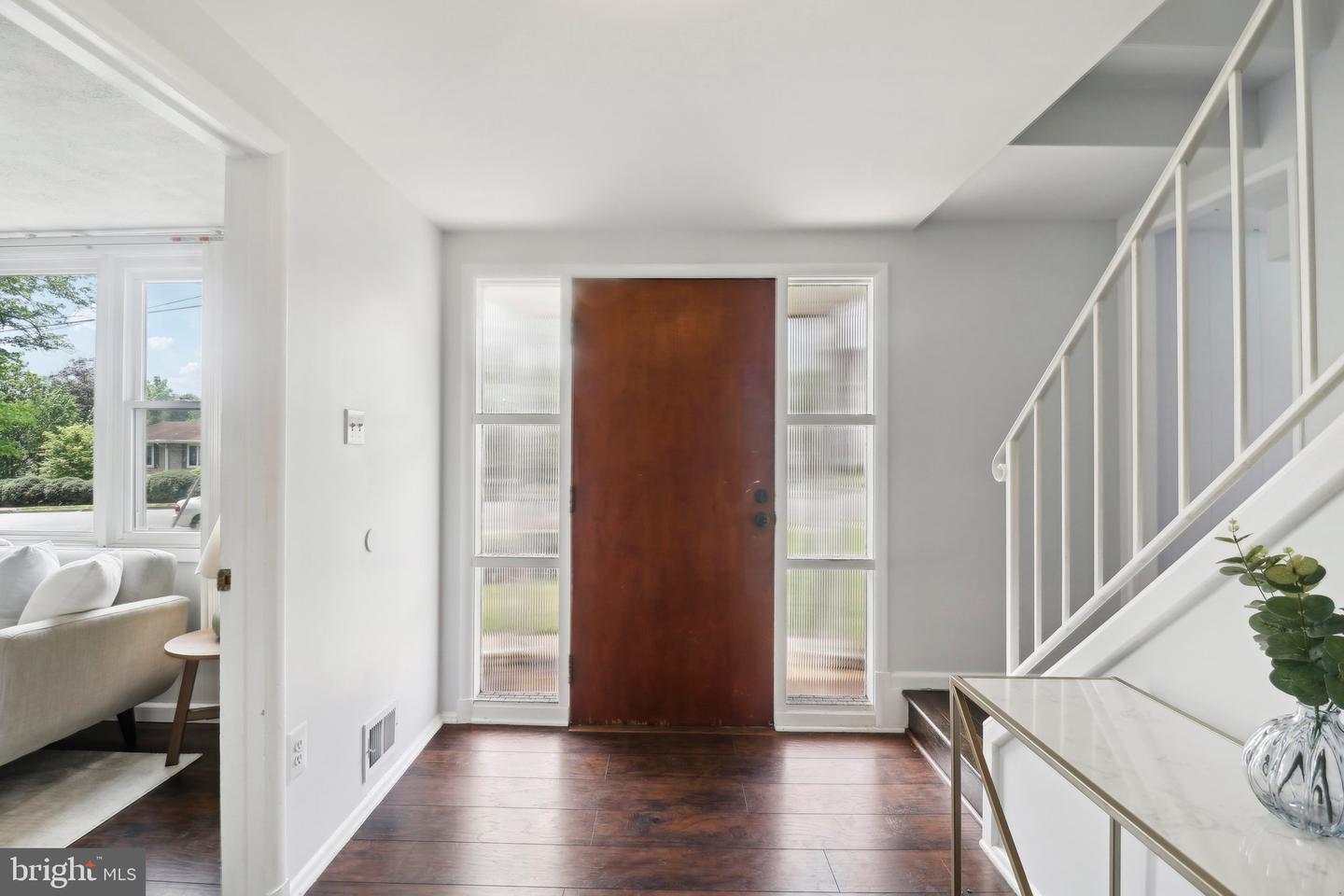 1212 WARE ST SW, VIENNA, Virginia 22180, 4 Bedrooms Bedrooms, ,2 BathroomsBathrooms,Residential,For sale,1212 WARE ST SW,VAFX2239354 MLS # VAFX2239354