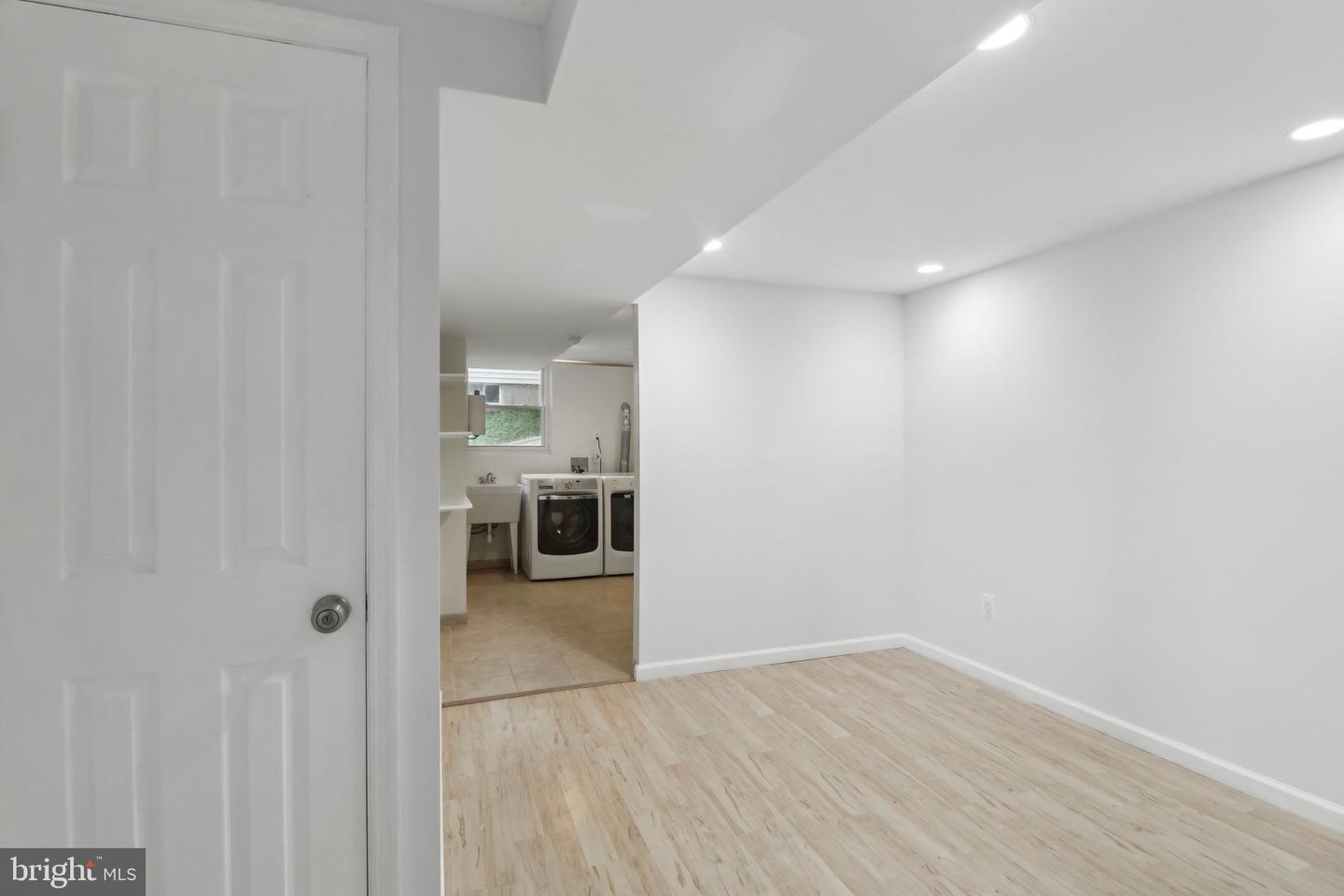 1212 WARE ST SW, VIENNA, Virginia 22180, 4 Bedrooms Bedrooms, ,2 BathroomsBathrooms,Residential,For sale,1212 WARE ST SW,VAFX2239354 MLS # VAFX2239354